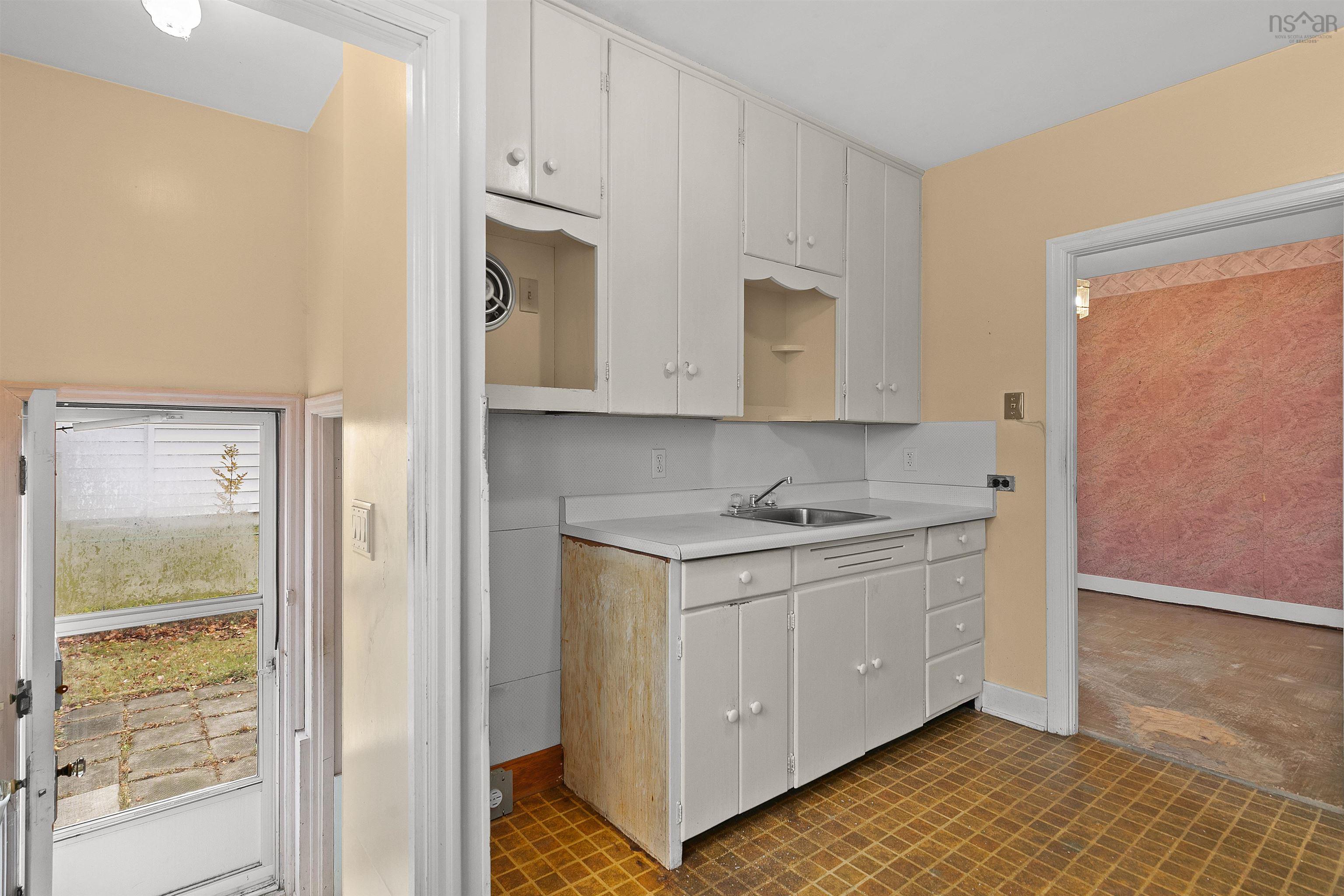 48 Woodland Avenue, Dartmouth, NS (MLS 202528057)