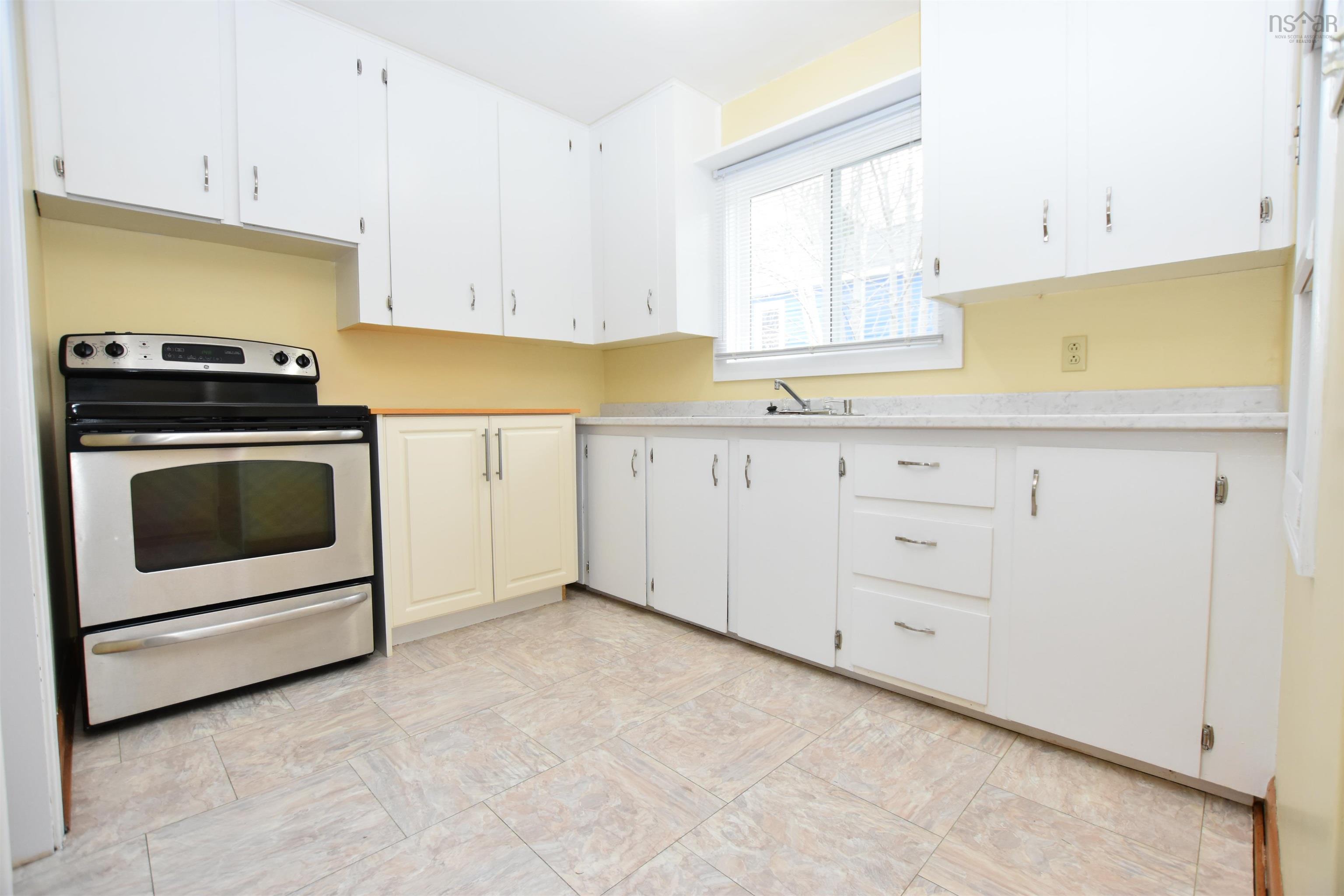 6 Pembrooke Street, Waverley, NS (MLS 202528065)