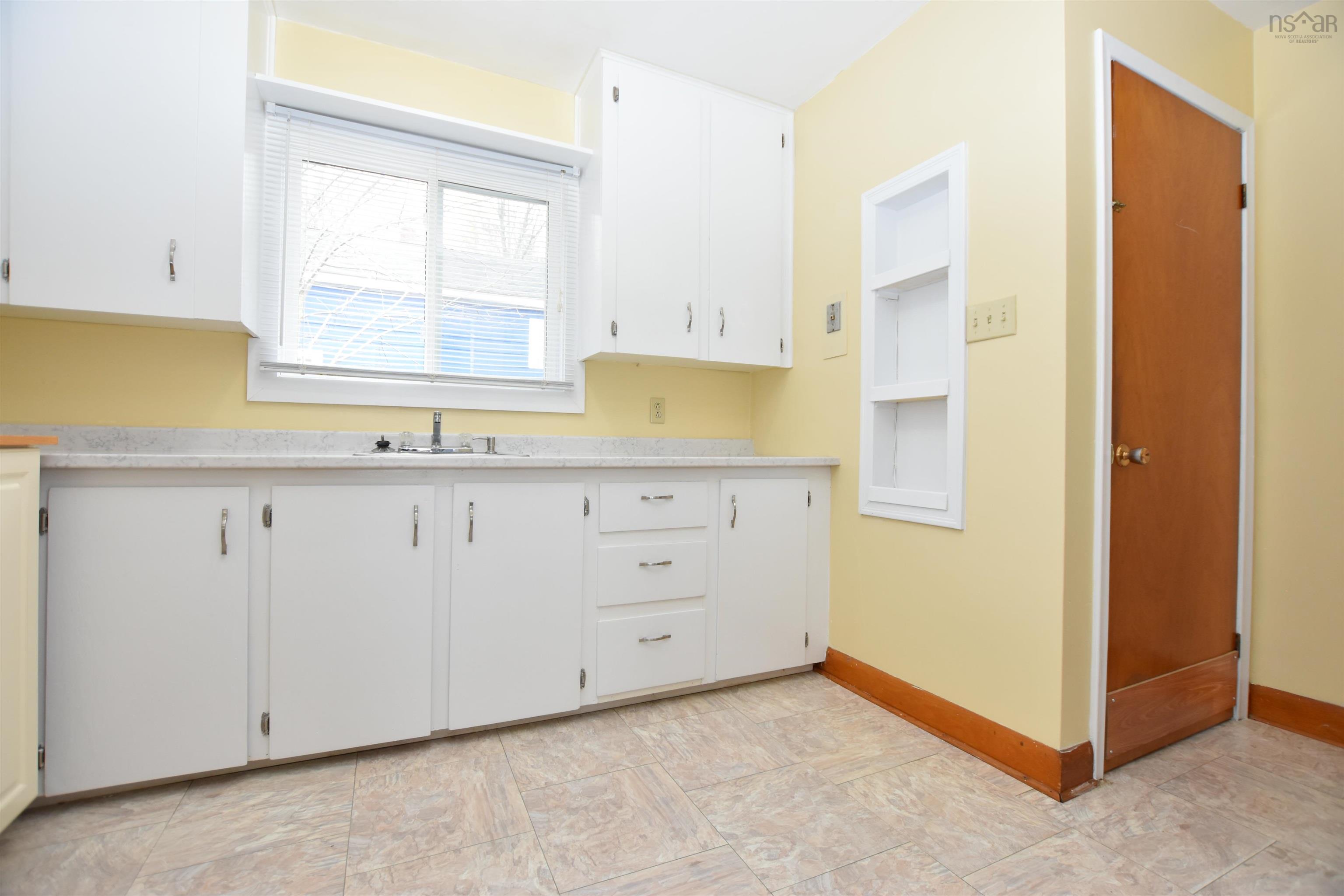 6 Pembrooke Street, Waverley, NS (MLS 202528065)