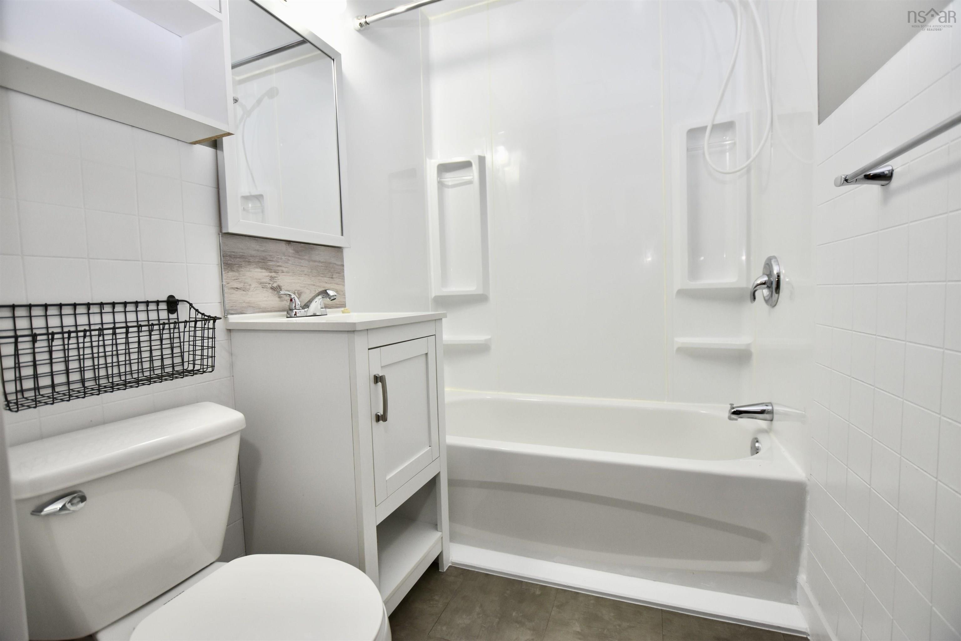 6 Pembrooke Street, Waverley, NS (MLS 202528065)