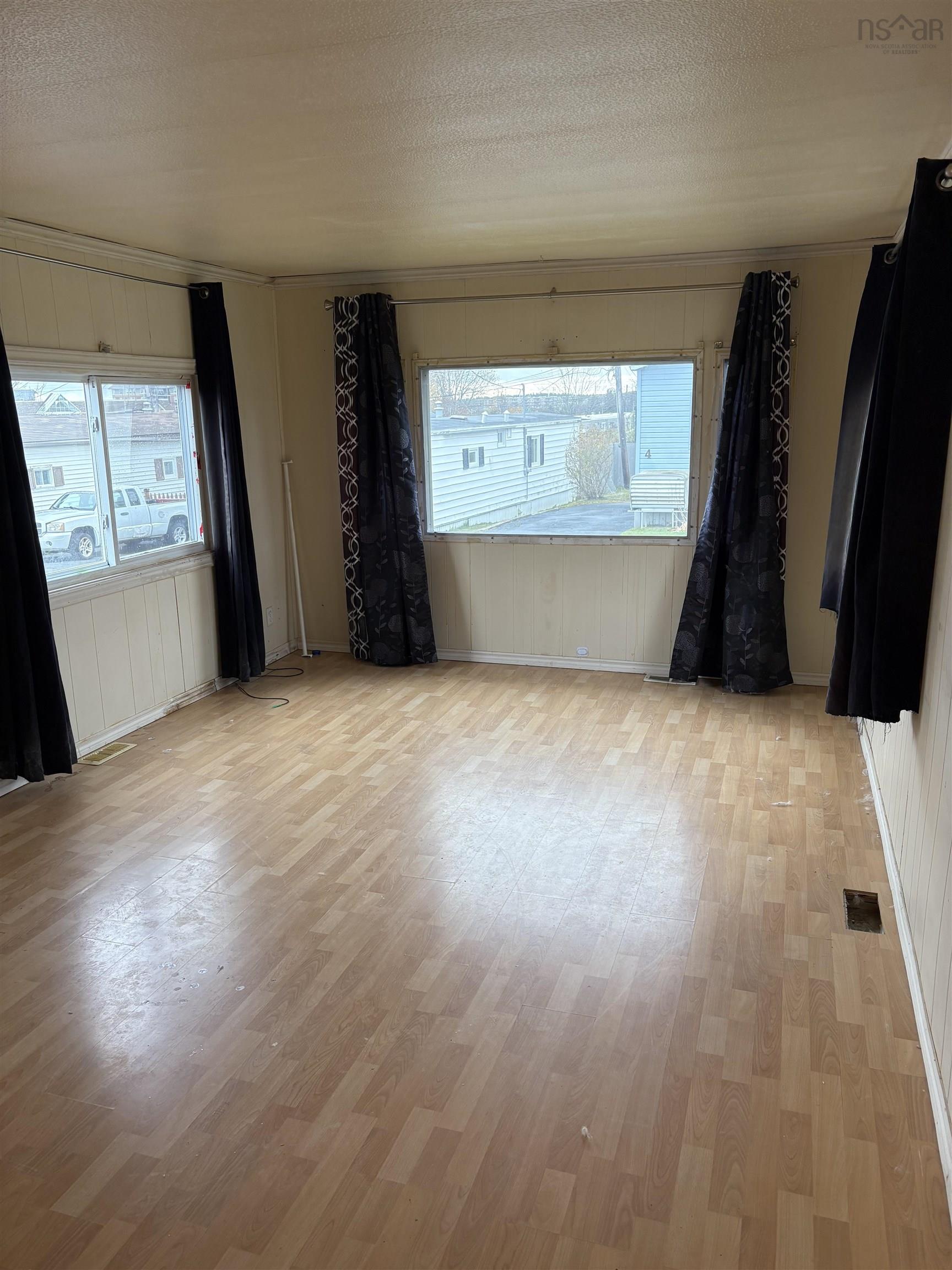 1 Bishop Avenue, Dartmouth, NS (MLS 202528072)