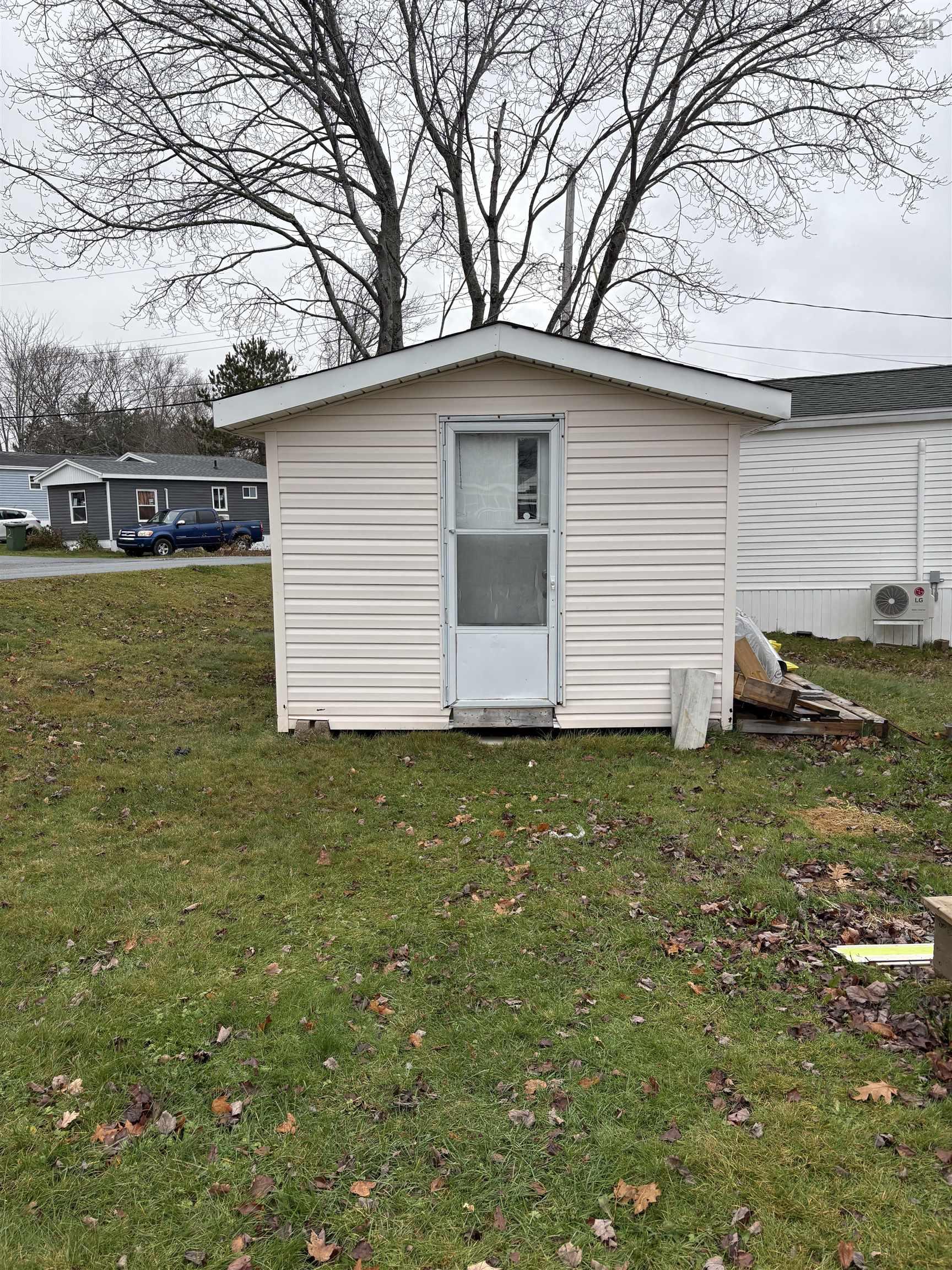 1 Bishop Avenue, Dartmouth, NS (MLS 202528072)