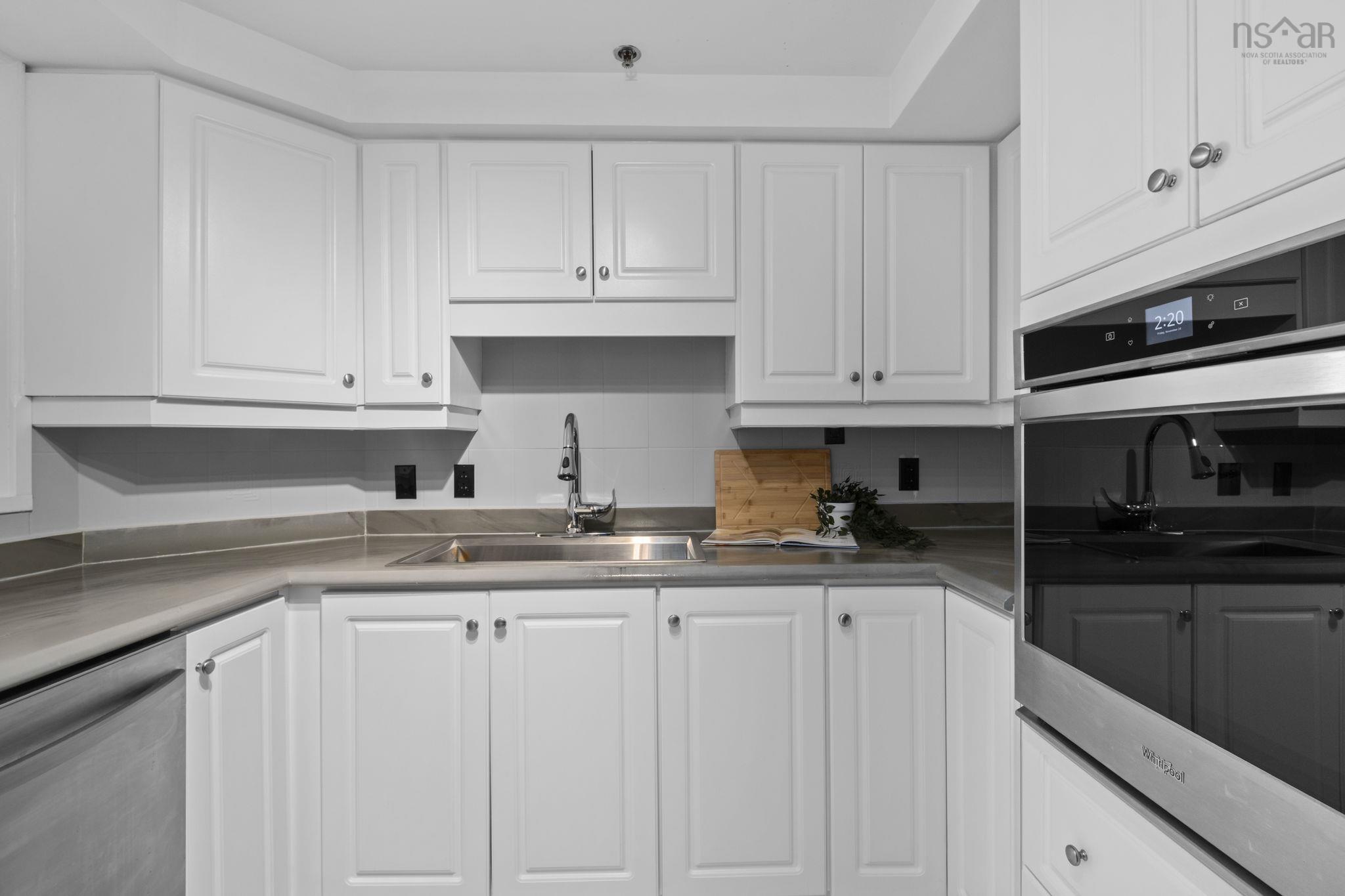 702 1465 Brenton Street, Halifax, NS (MLS 202528140)