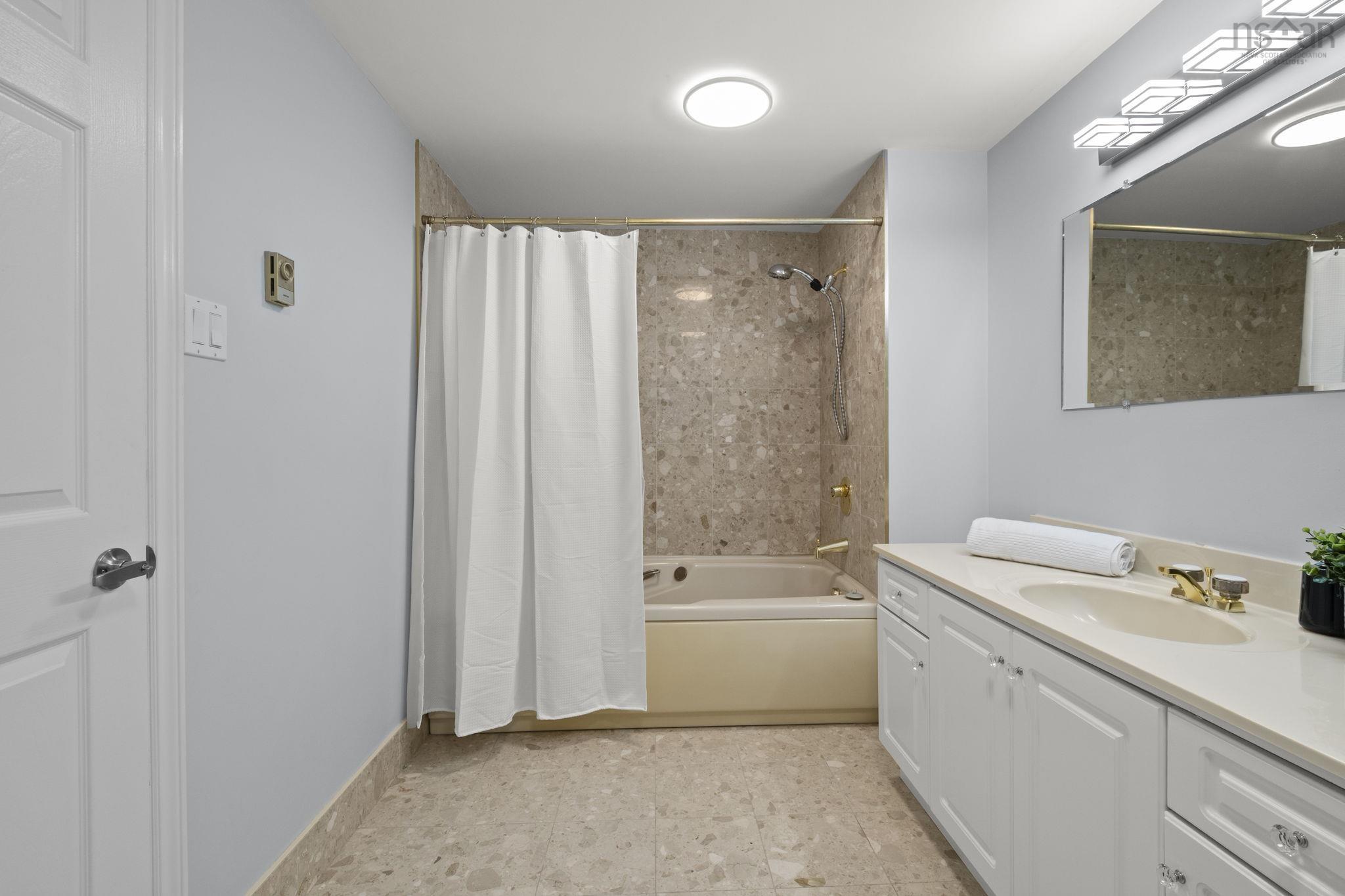 702 1465 Brenton Street, Halifax, NS (MLS 202528140)