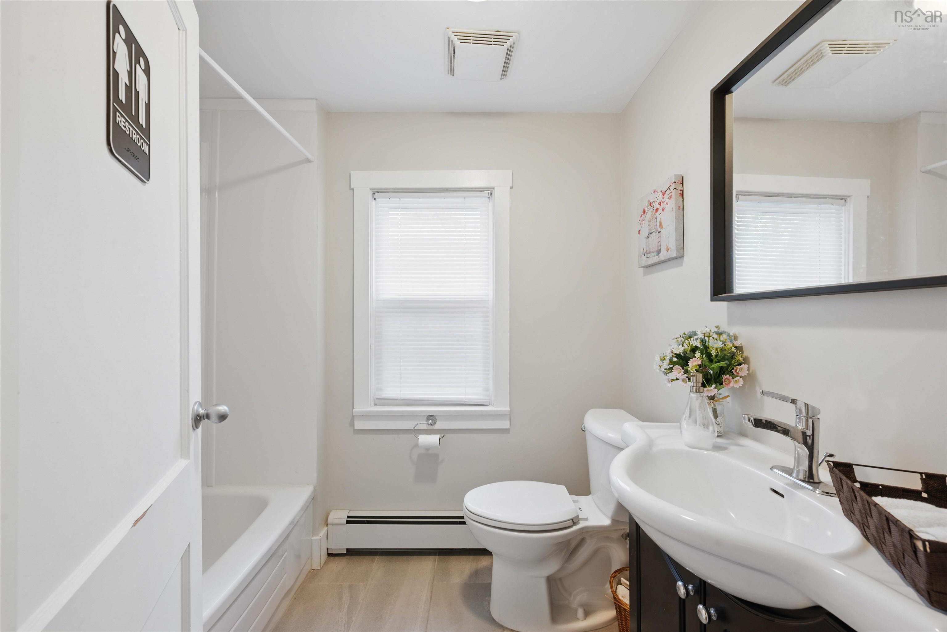 $799,900.00: 2655 Joseph Howe Drive, Halifax