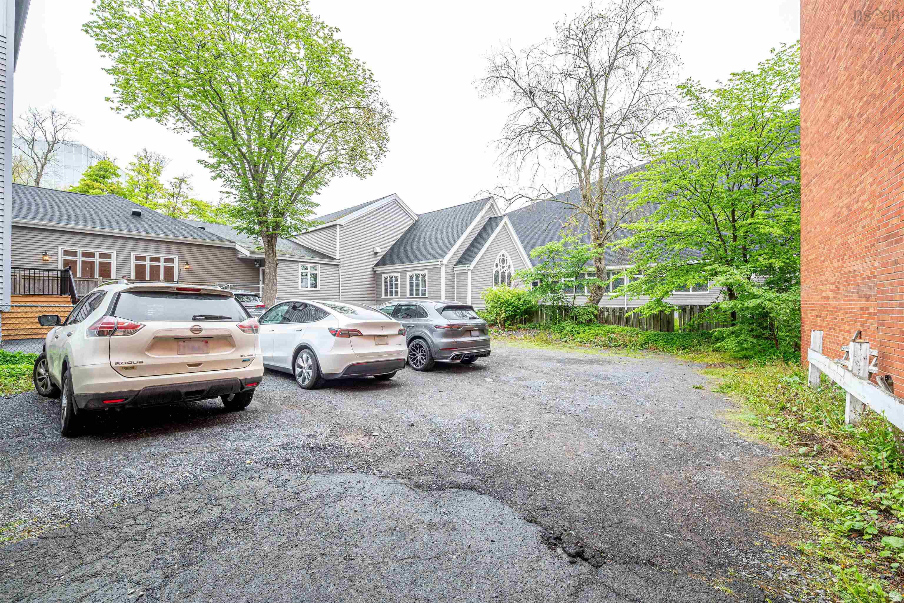 $799,900.00: 2655 Joseph Howe Drive, Halifax