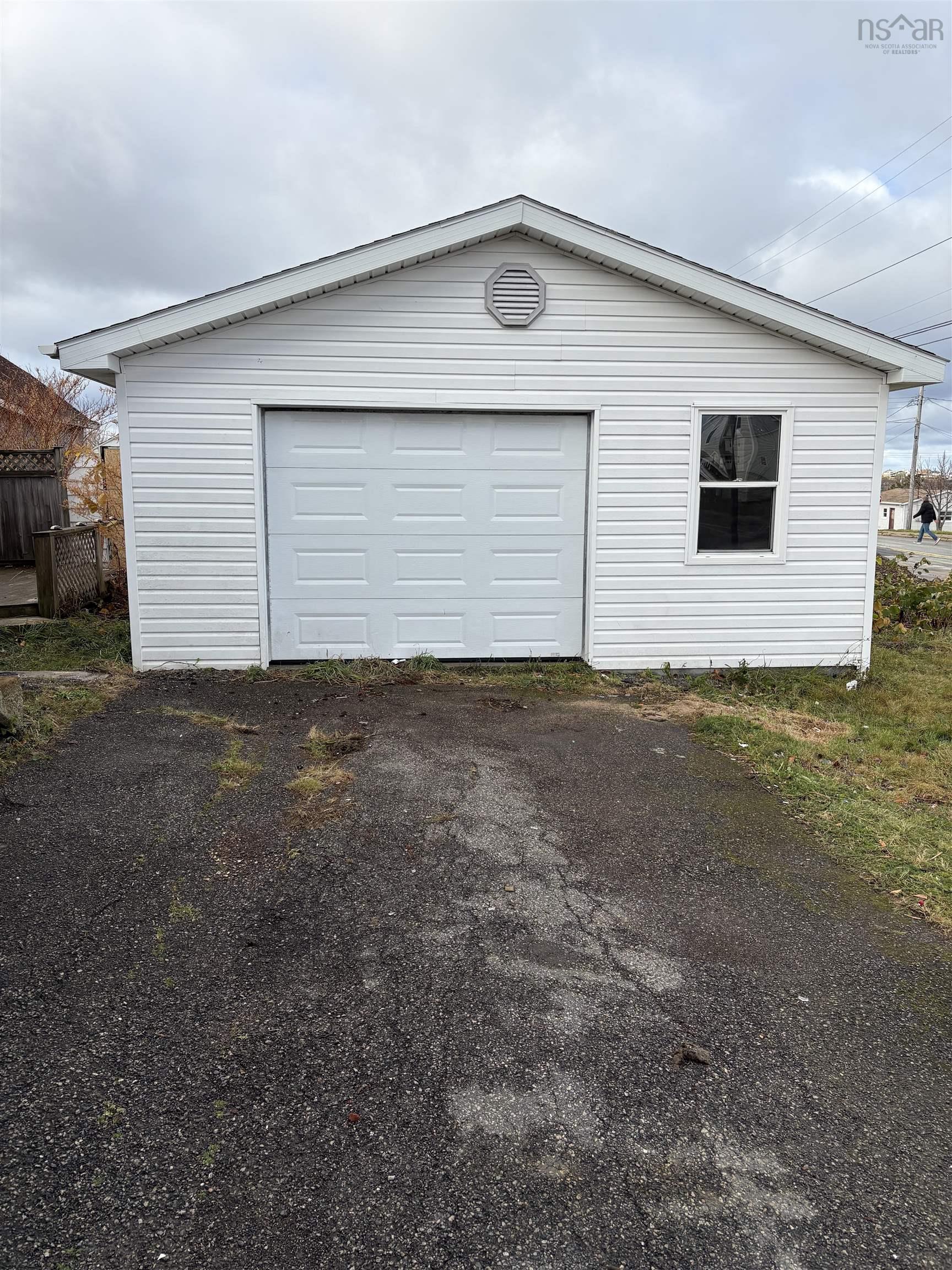 $74,900.00: 343 Ninth Street, New Waterford