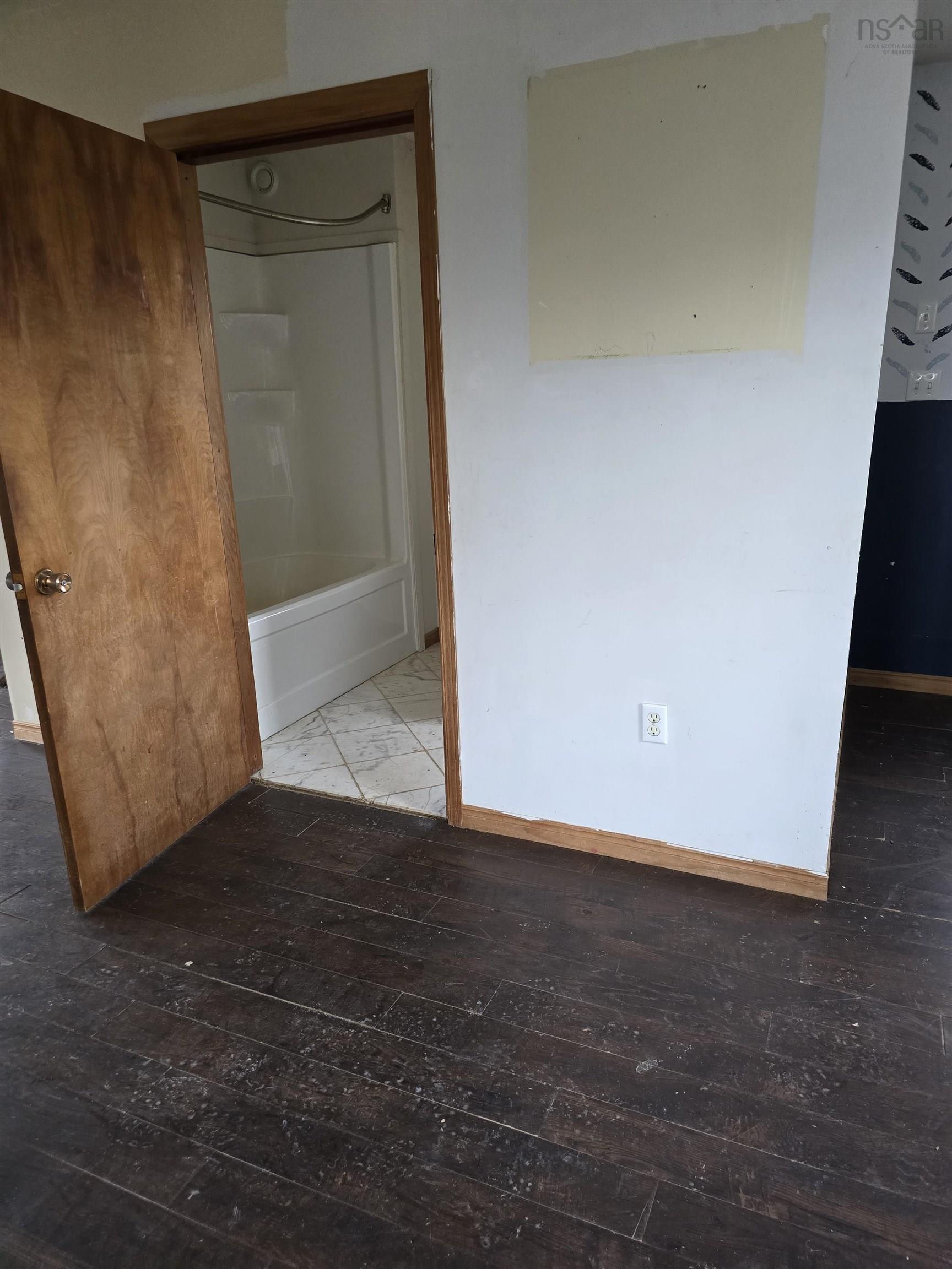 $133,650.00: 933 New Haven Road, New Haven Road, New Haven