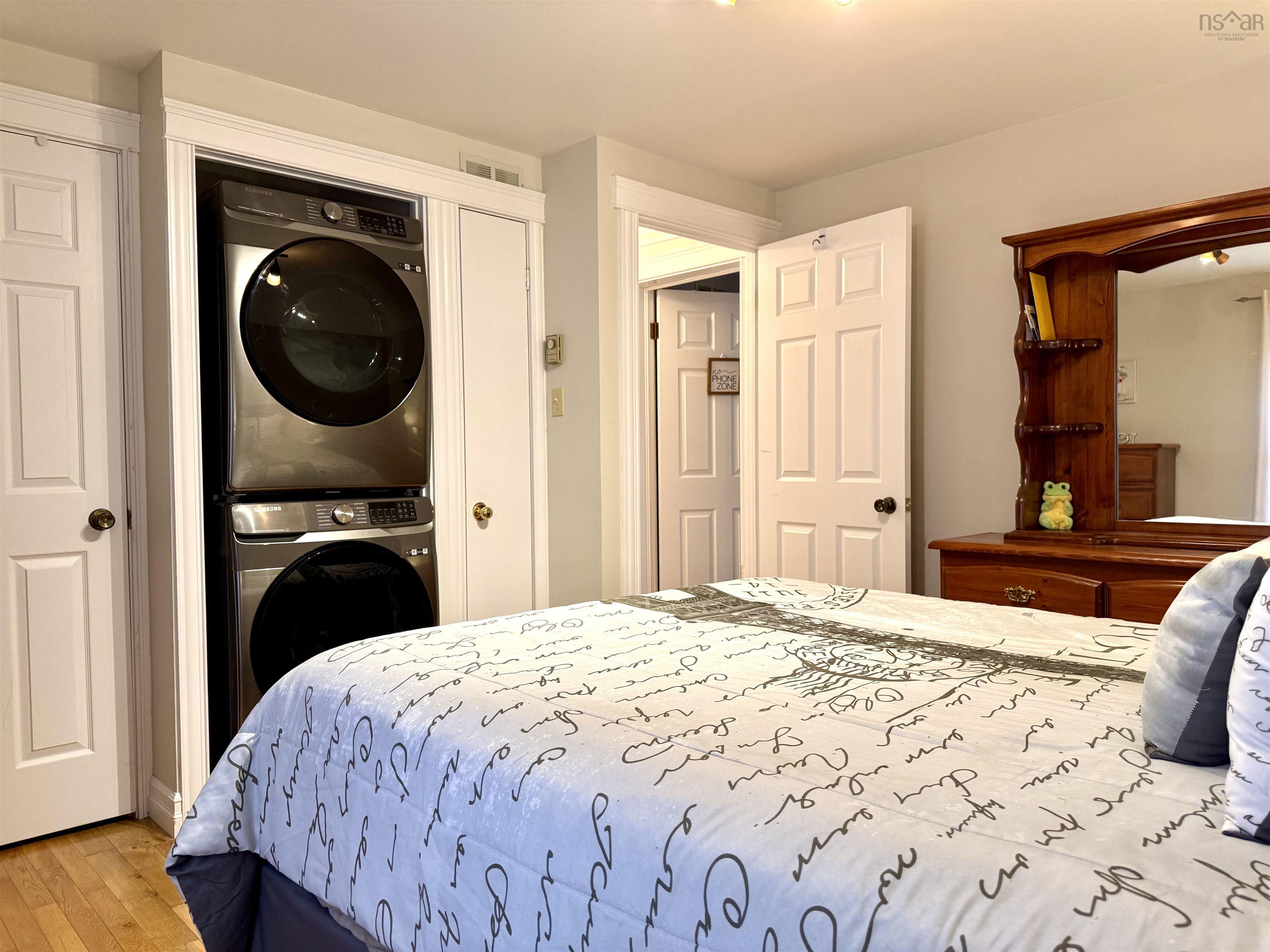 $359,900.00: 10 Fletcher Drive, Amherst