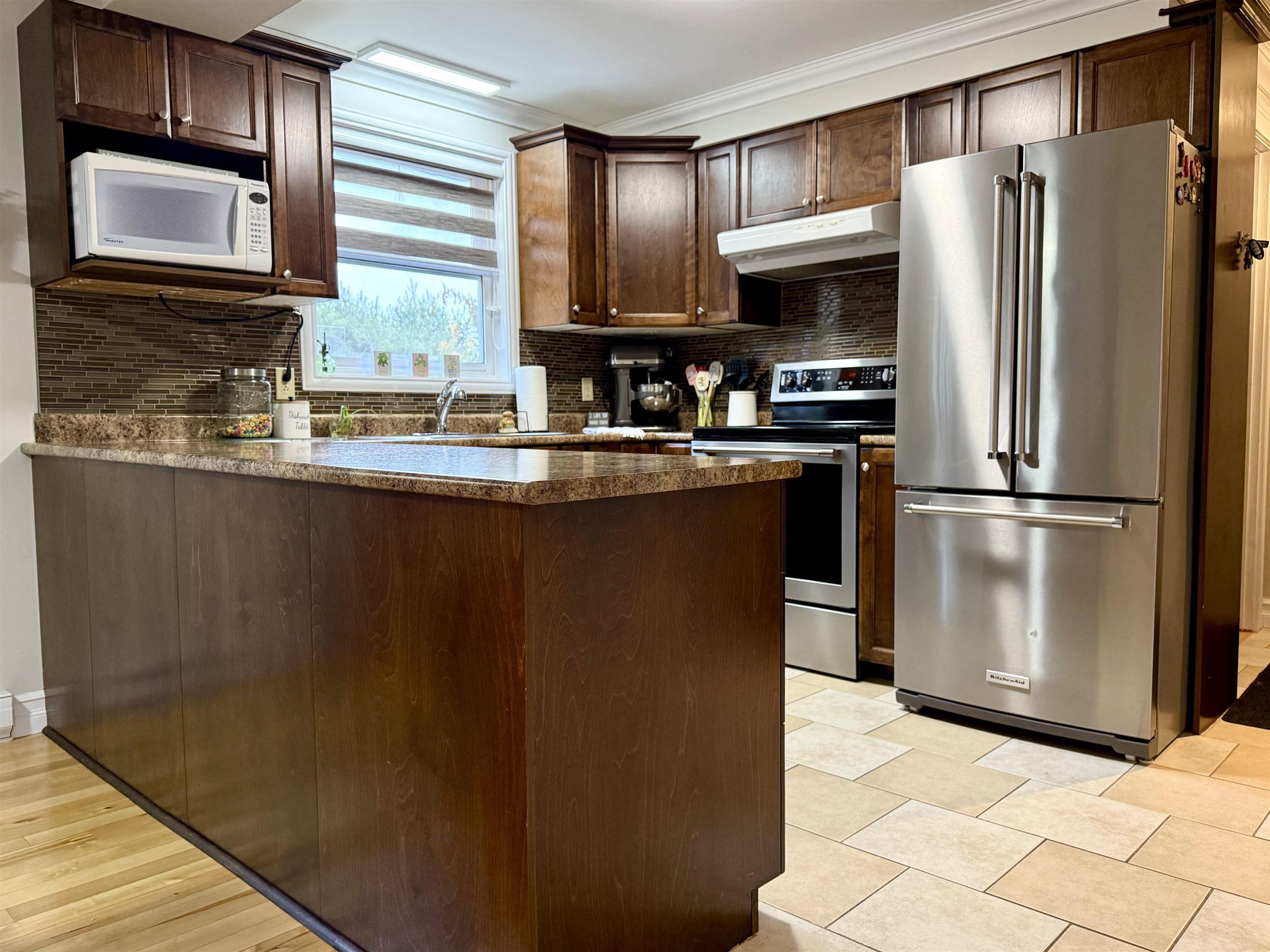 $359,900.00: 10 Fletcher Drive, Amherst