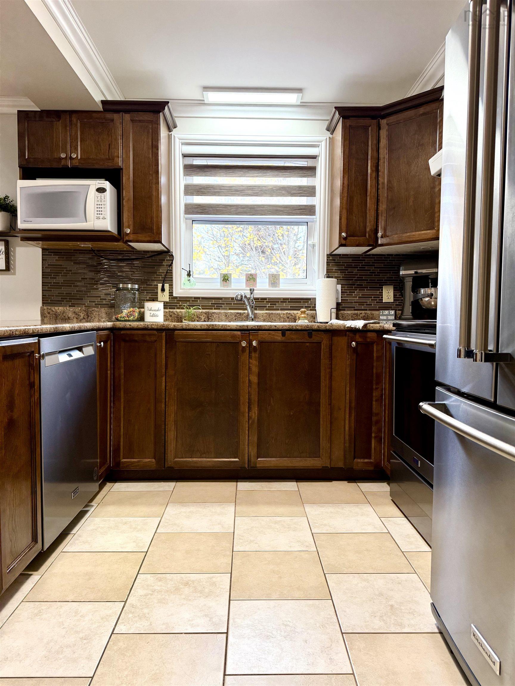 $359,900.00: 10 Fletcher Drive, Amherst