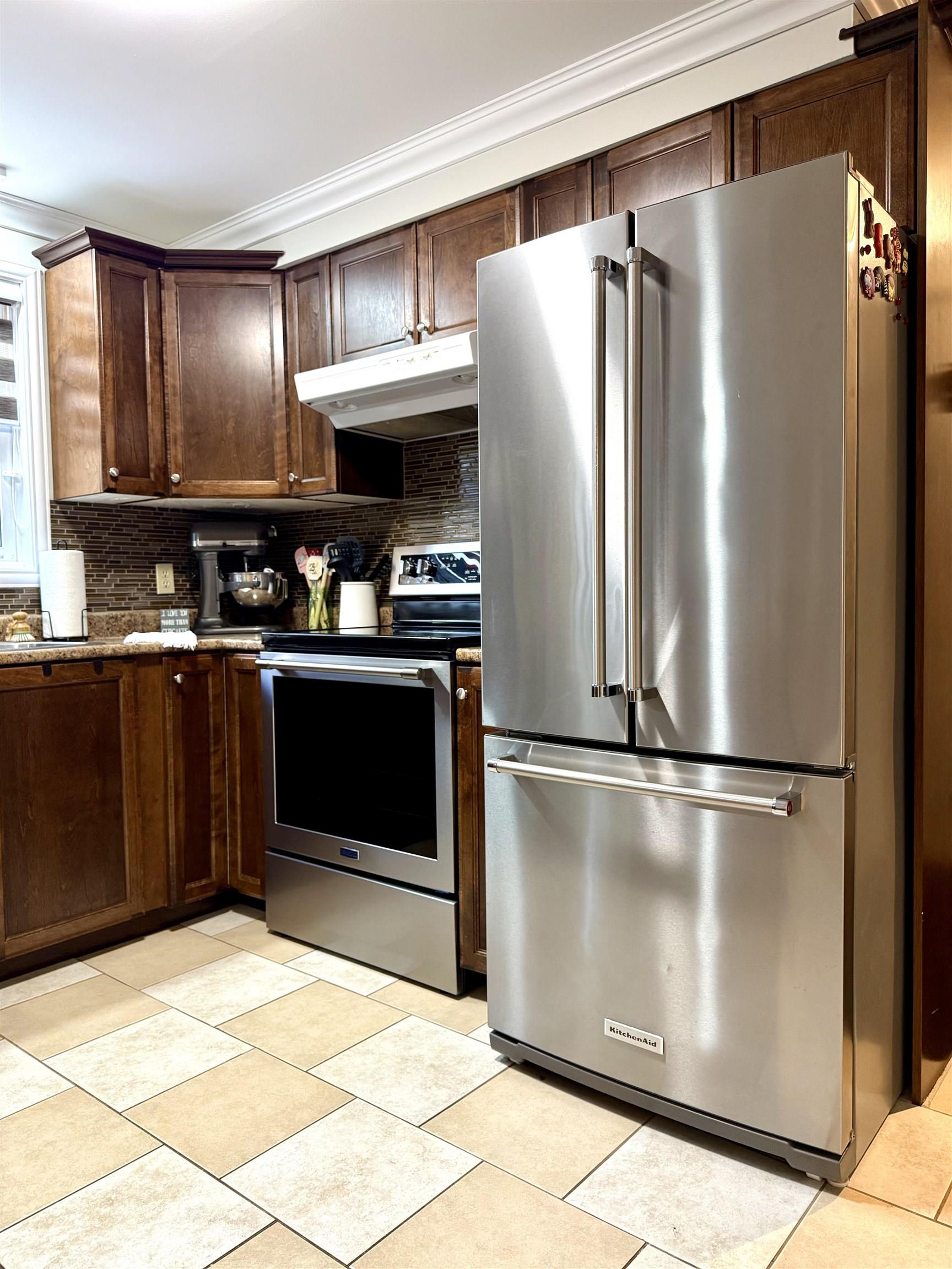 $359,900.00: 10 Fletcher Drive, Amherst