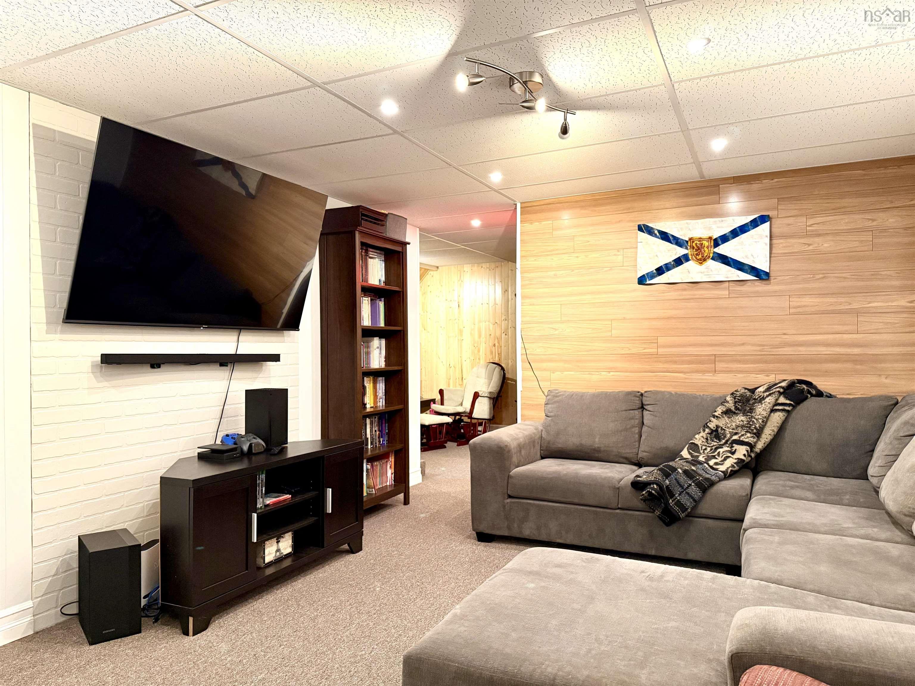 $359,900.00: 10 Fletcher Drive, Amherst