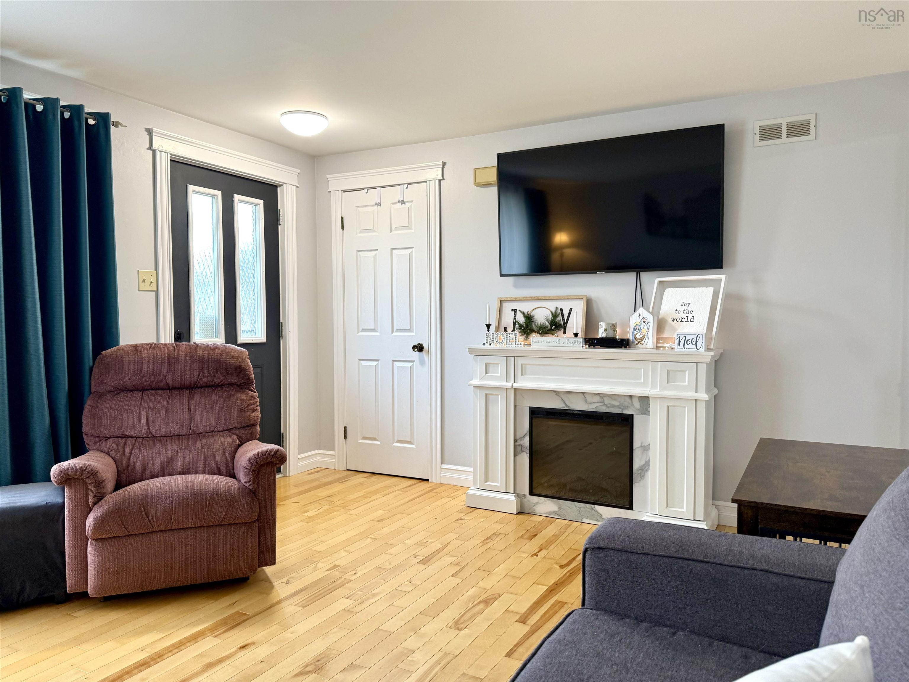 $359,900.00: 10 Fletcher Drive, Amherst