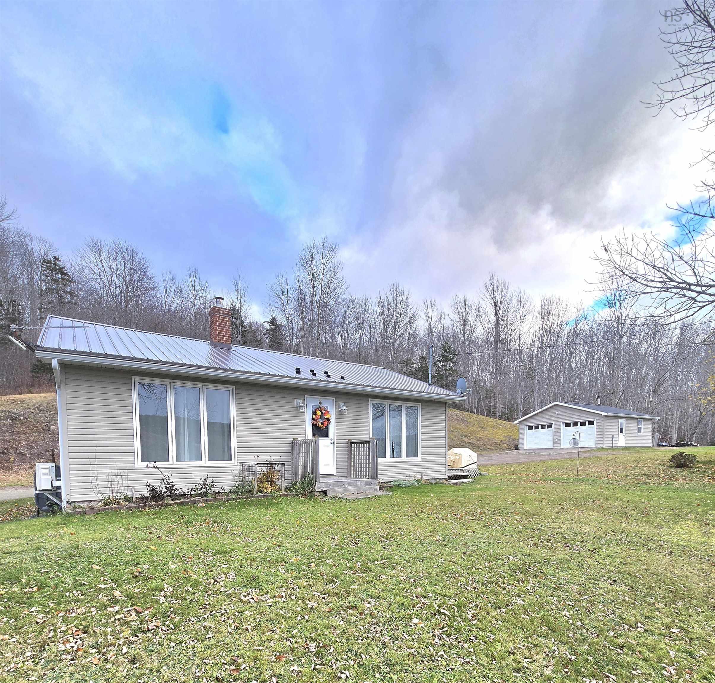 $489,900.00: 926 Highway 7, Lochaber