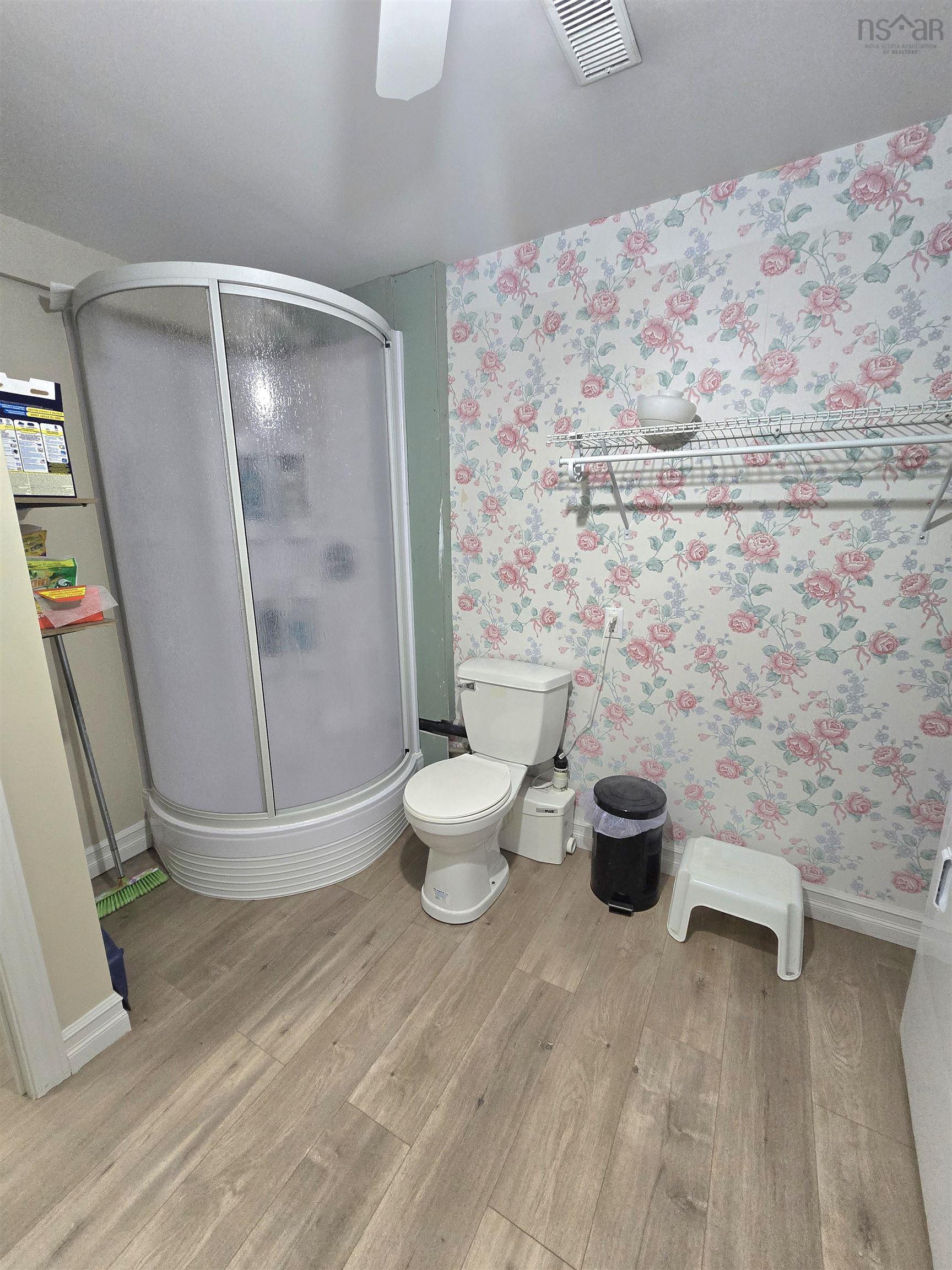 $489,900.00: 926 Highway 7, Lochaber