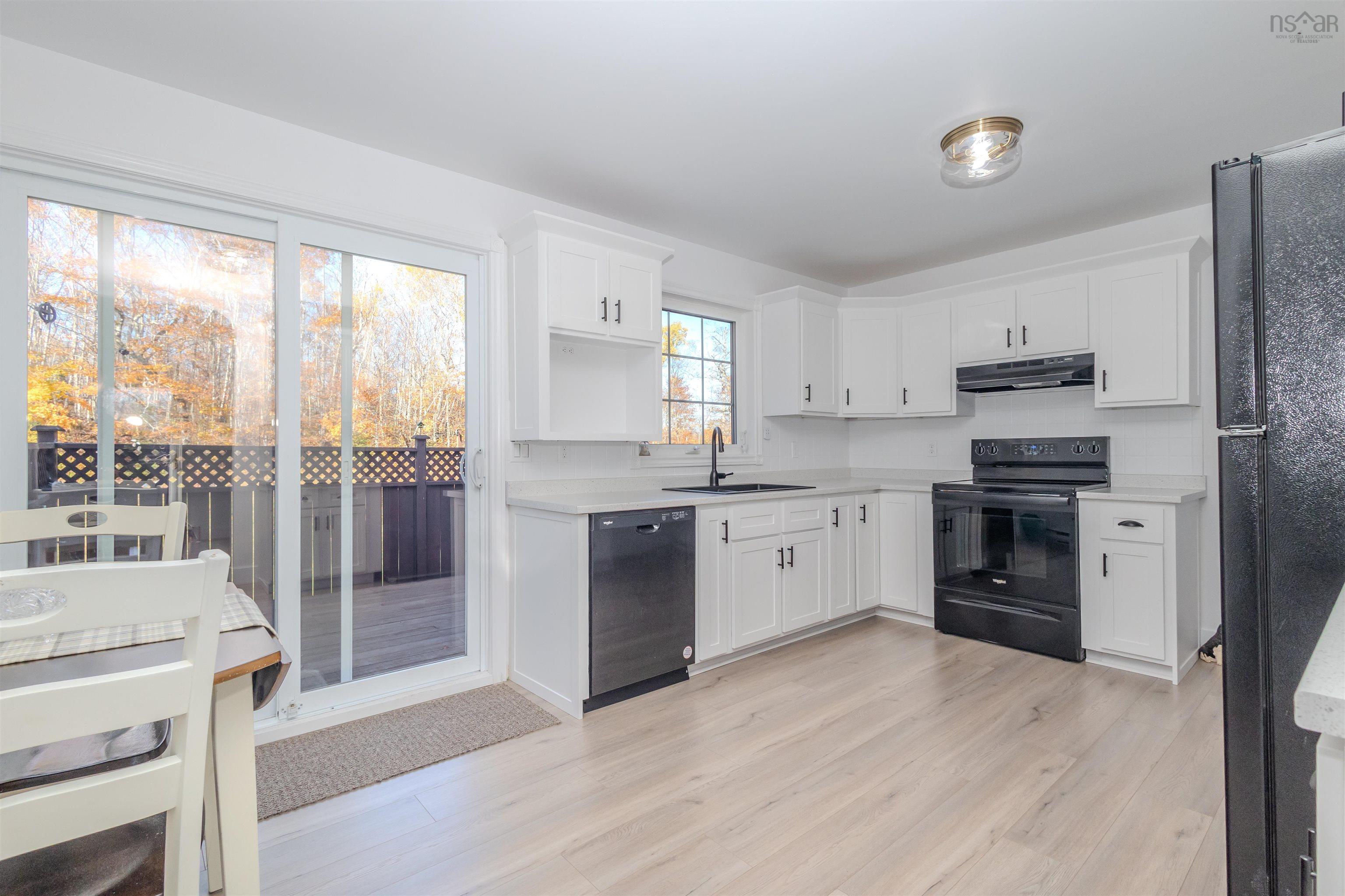 $459,000.00: 22 Oakland Drive, Howie Centre