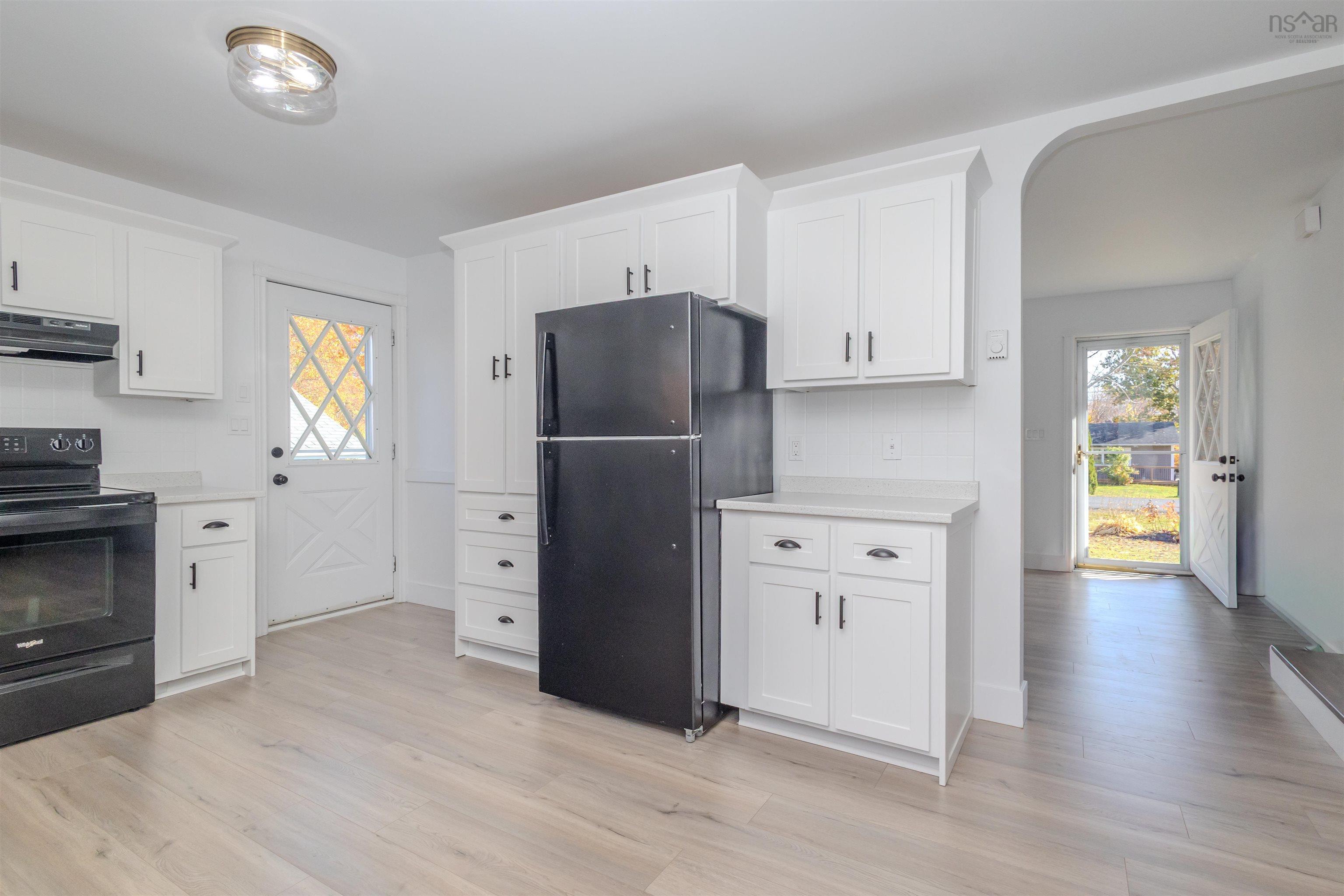 $459,000.00: 22 Oakland Drive, Howie Centre