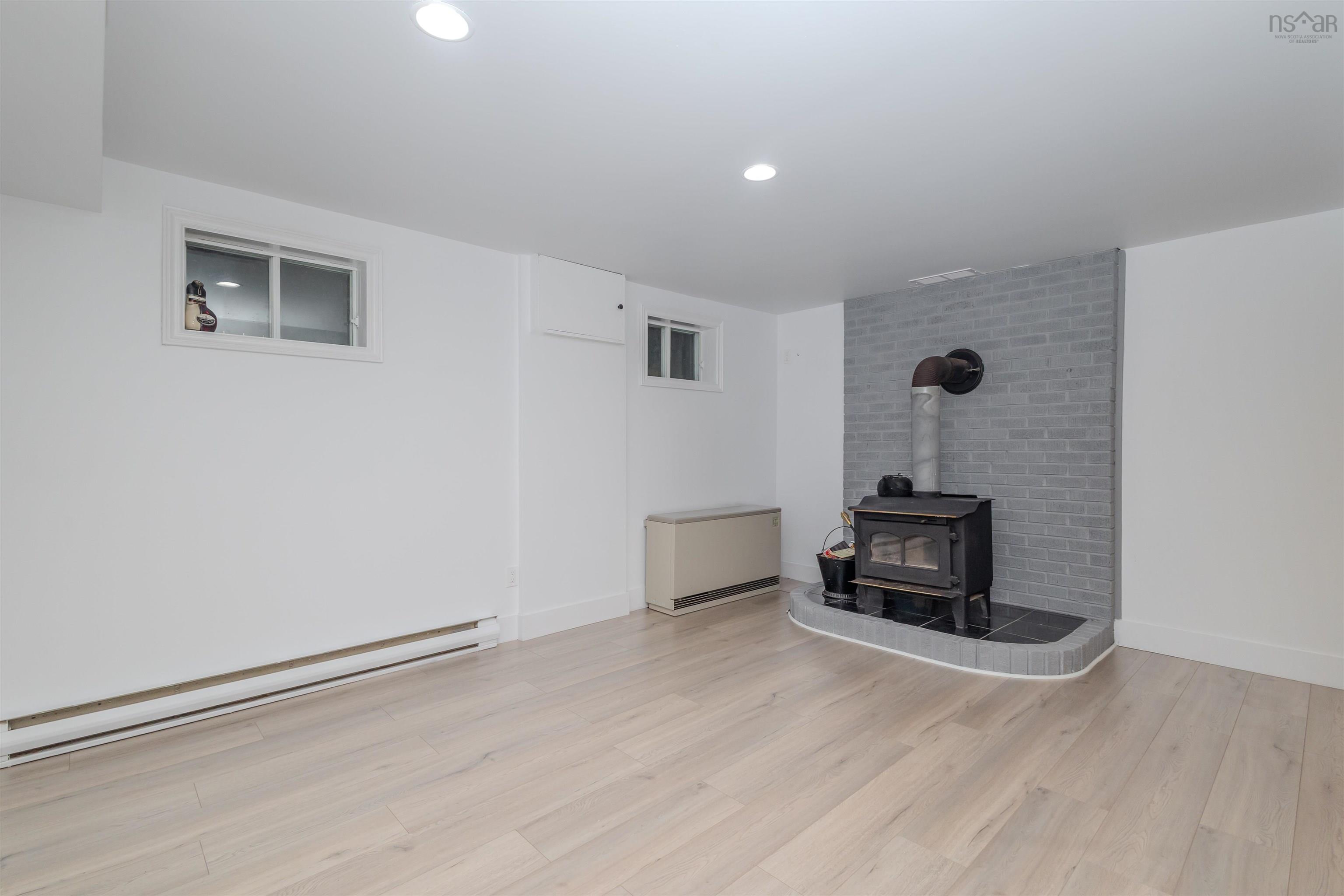 $459,000.00: 22 Oakland Drive, Howie Centre