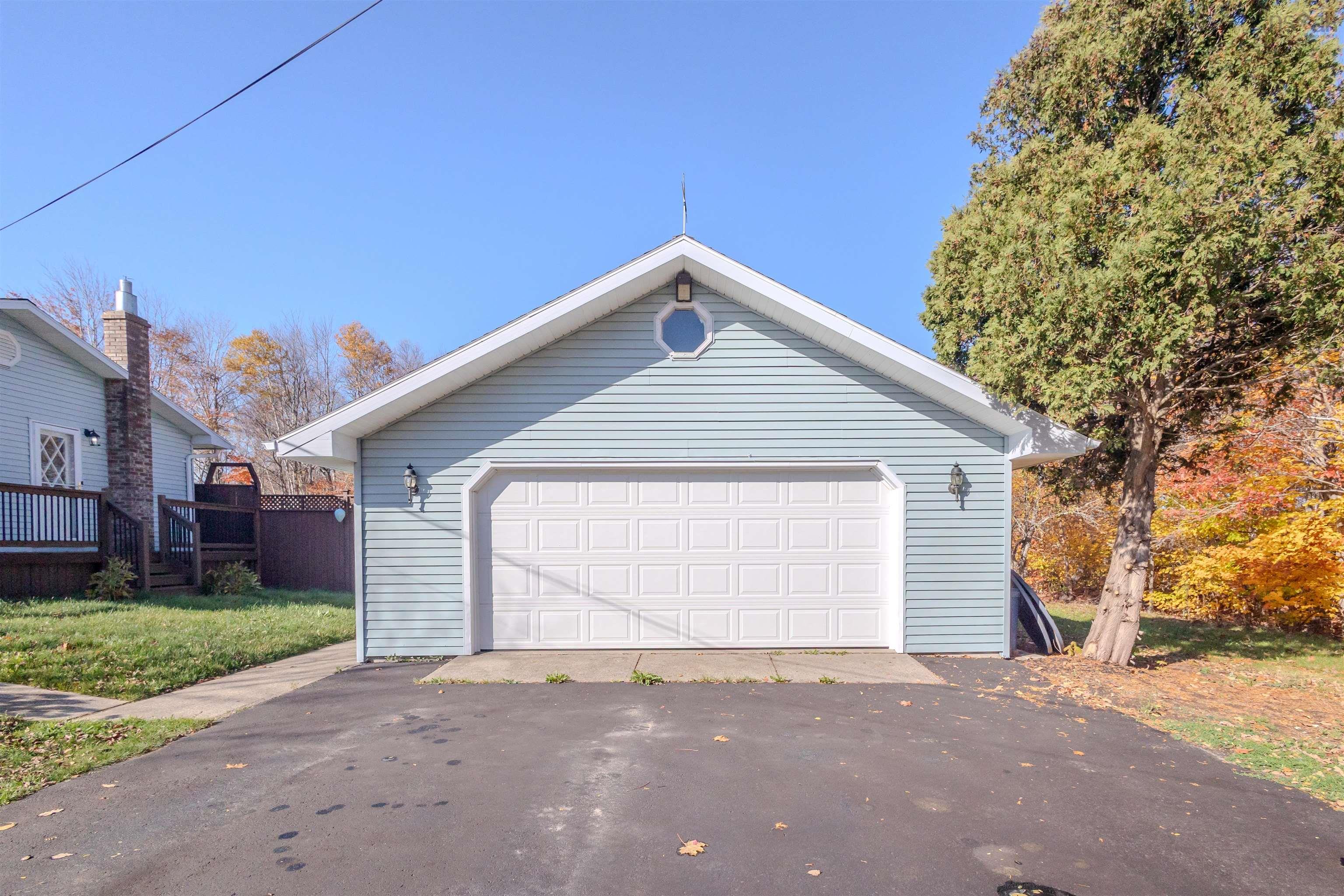 $459,000.00: 22 Oakland Drive, Howie Centre