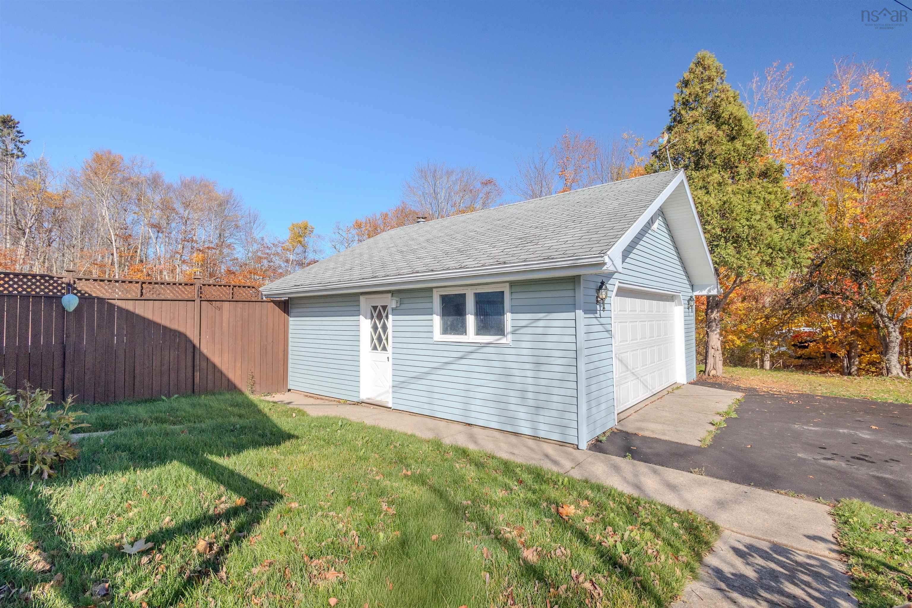 $459,000.00: 22 Oakland Drive, Howie Centre