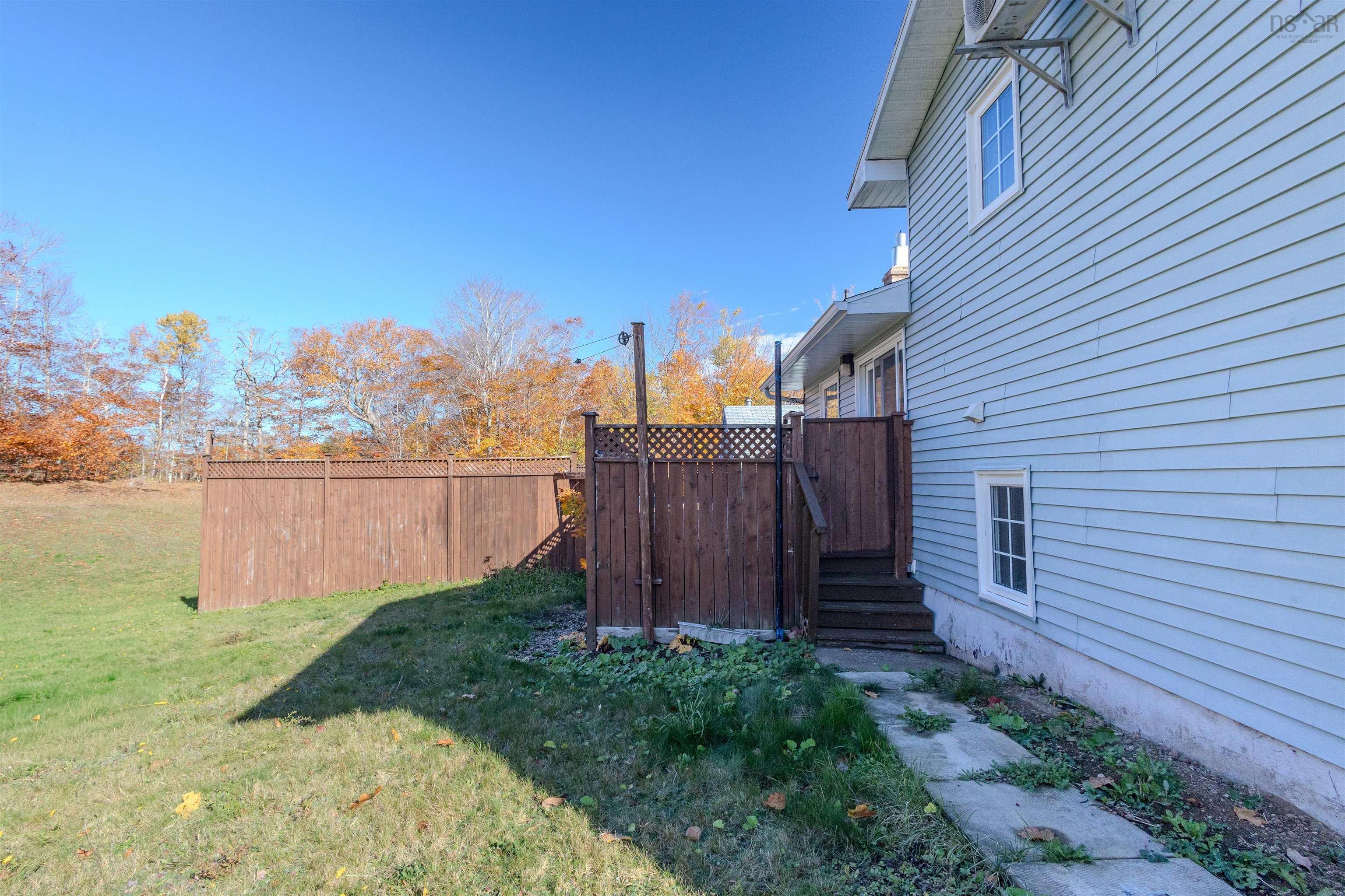 $459,000.00: 22 Oakland Drive, Howie Centre