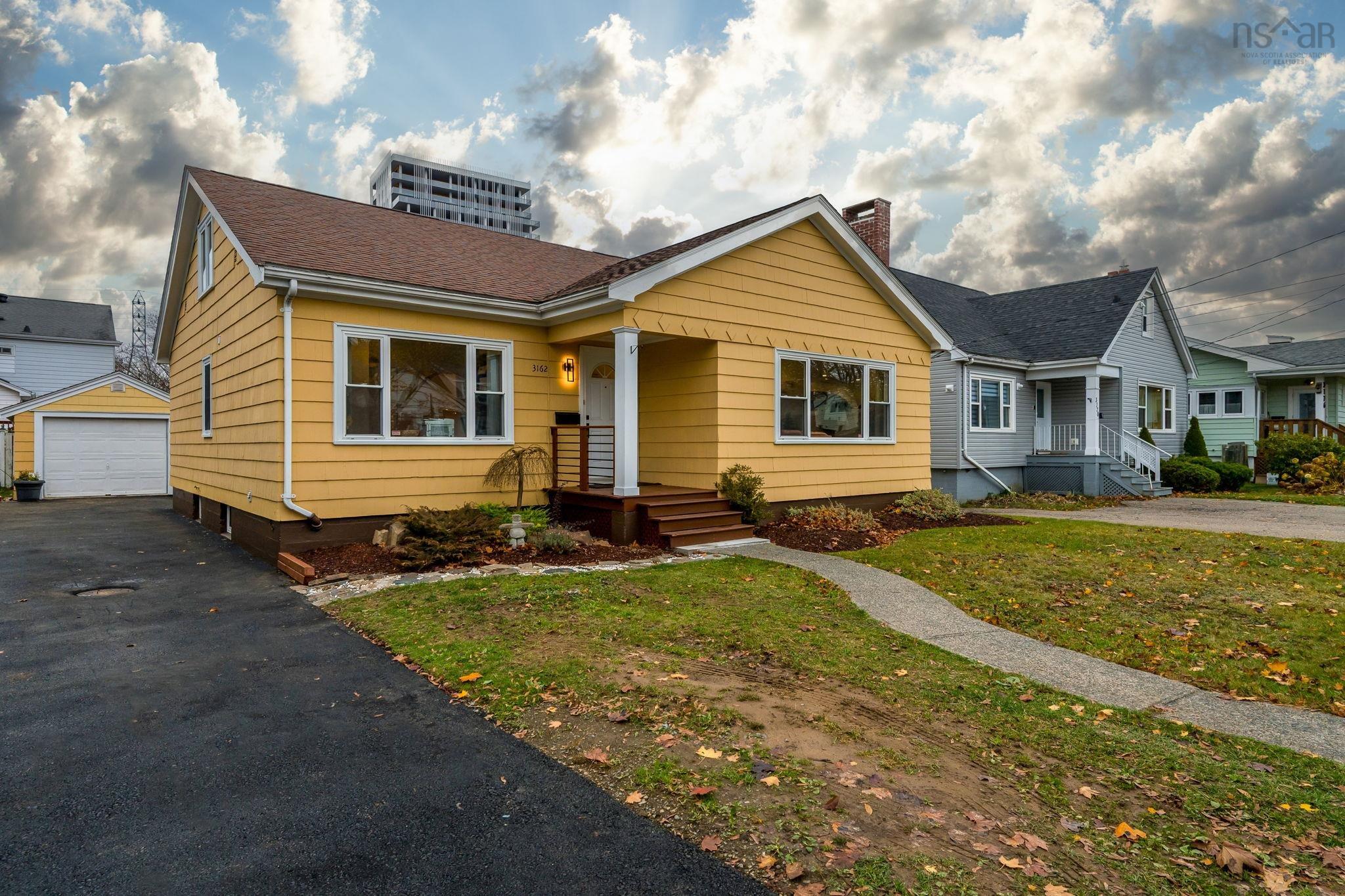 $924,900.00: 3162 Romans Avenue, Halifax