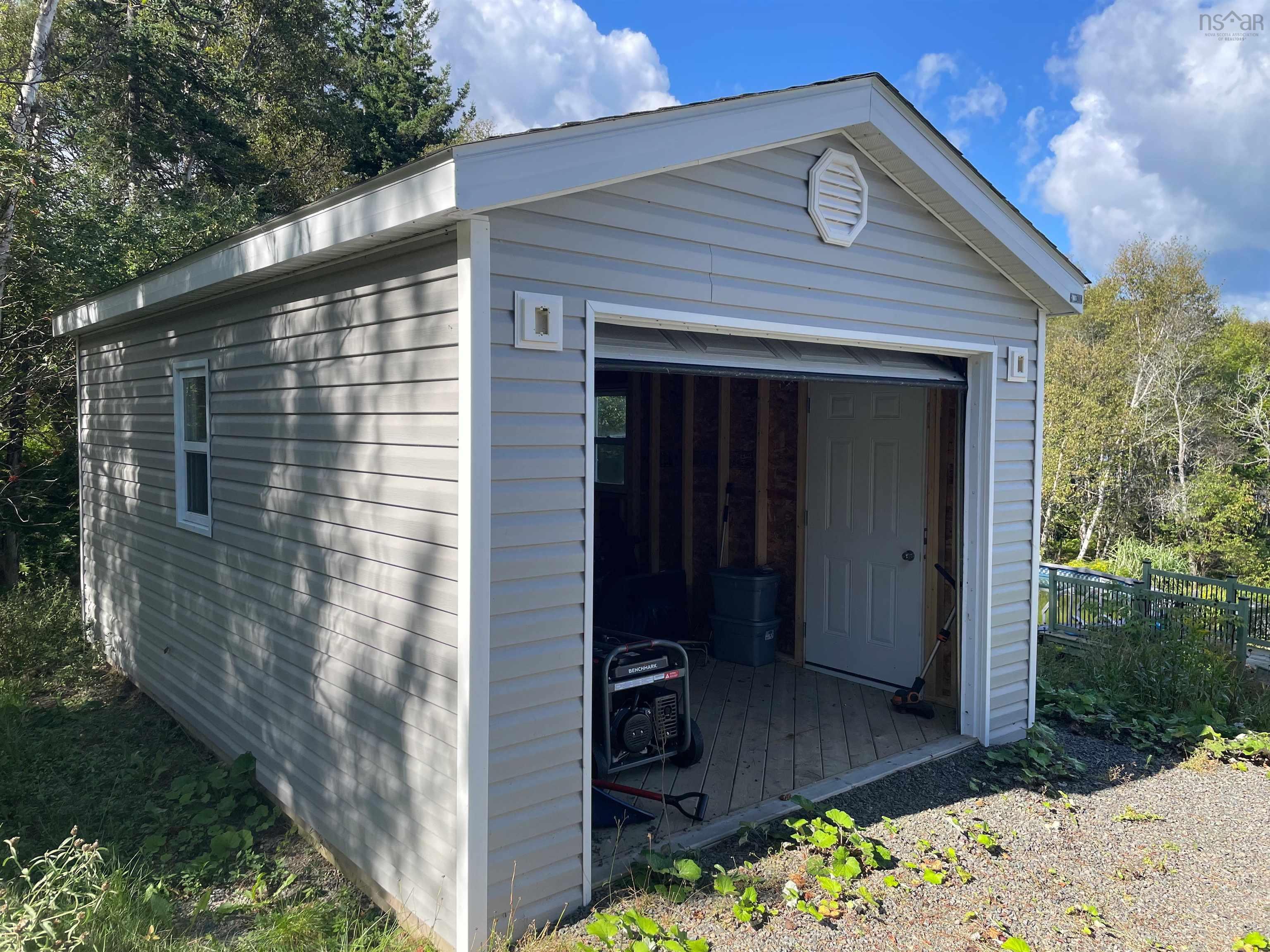 $499,900.00: 3836 105 Highway, South Haven