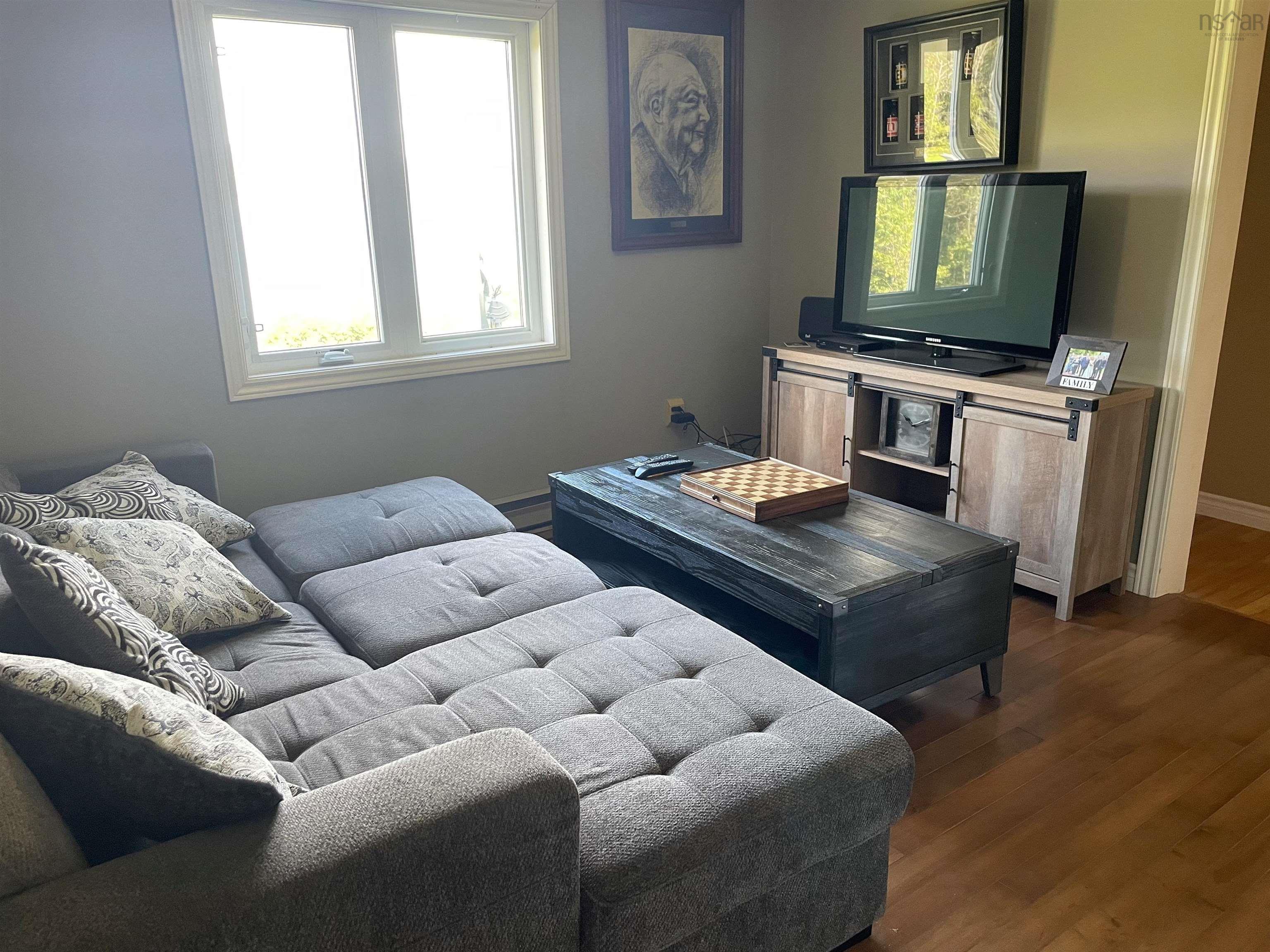 $499,900.00: 3836 105 Highway, South Haven