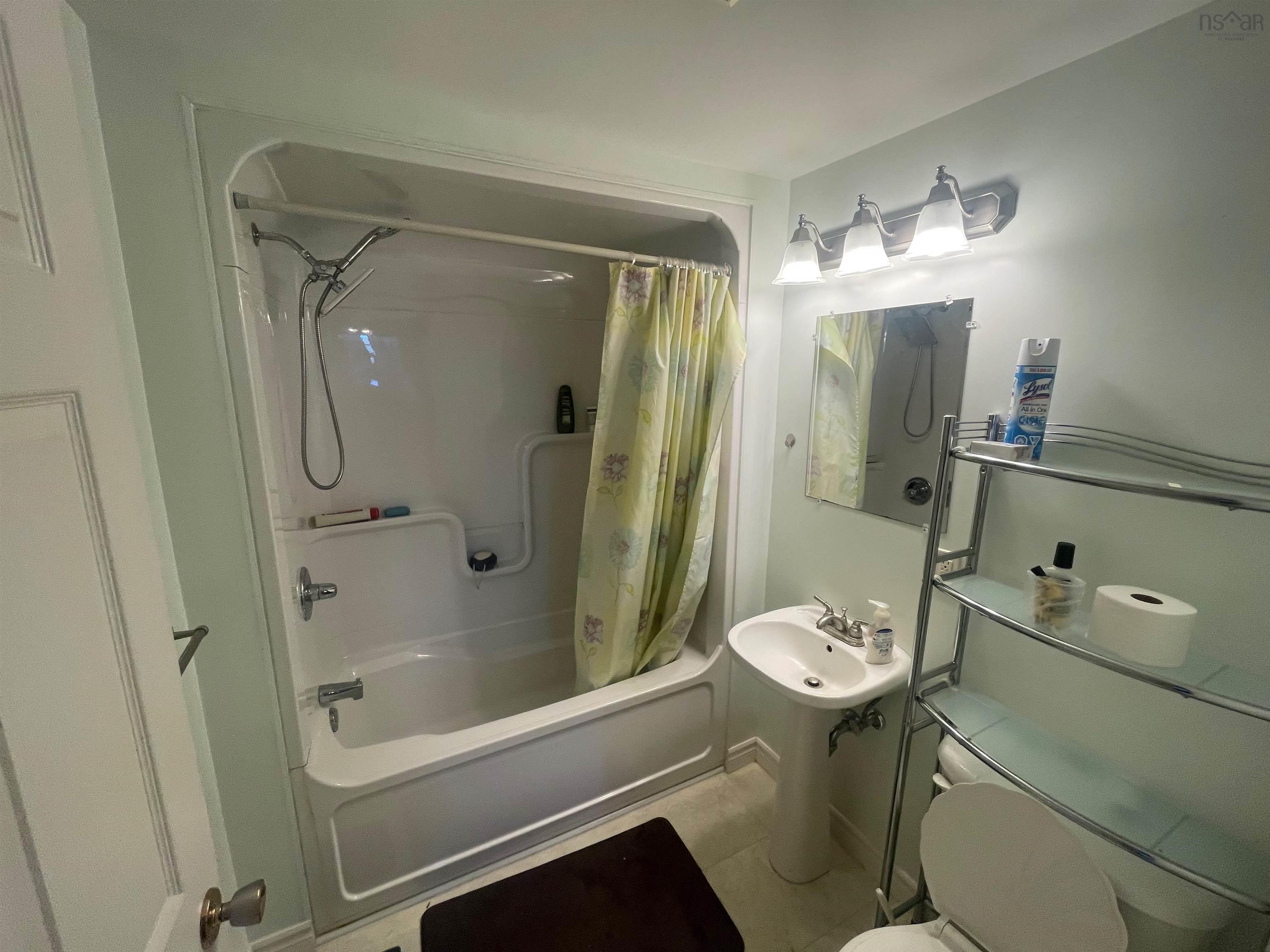 $499,900.00: 3836 105 Highway, South Haven