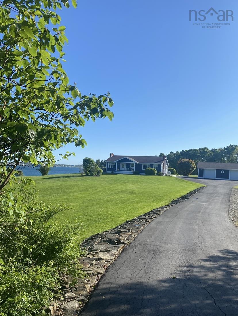 $749,900.00: 2140 POINT EDWARD HIGHWAY, Point Edward