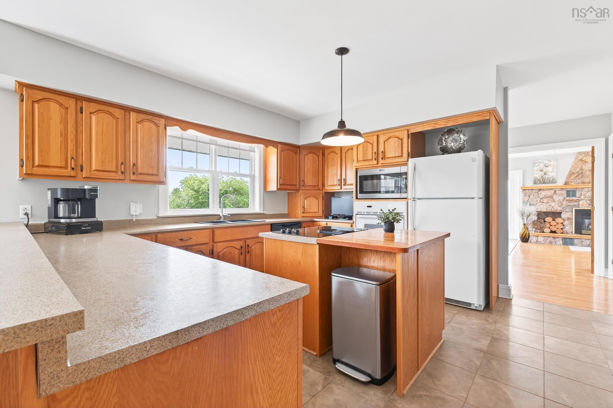 $749,900.00: 2140 POINT EDWARD HIGHWAY, Point Edward