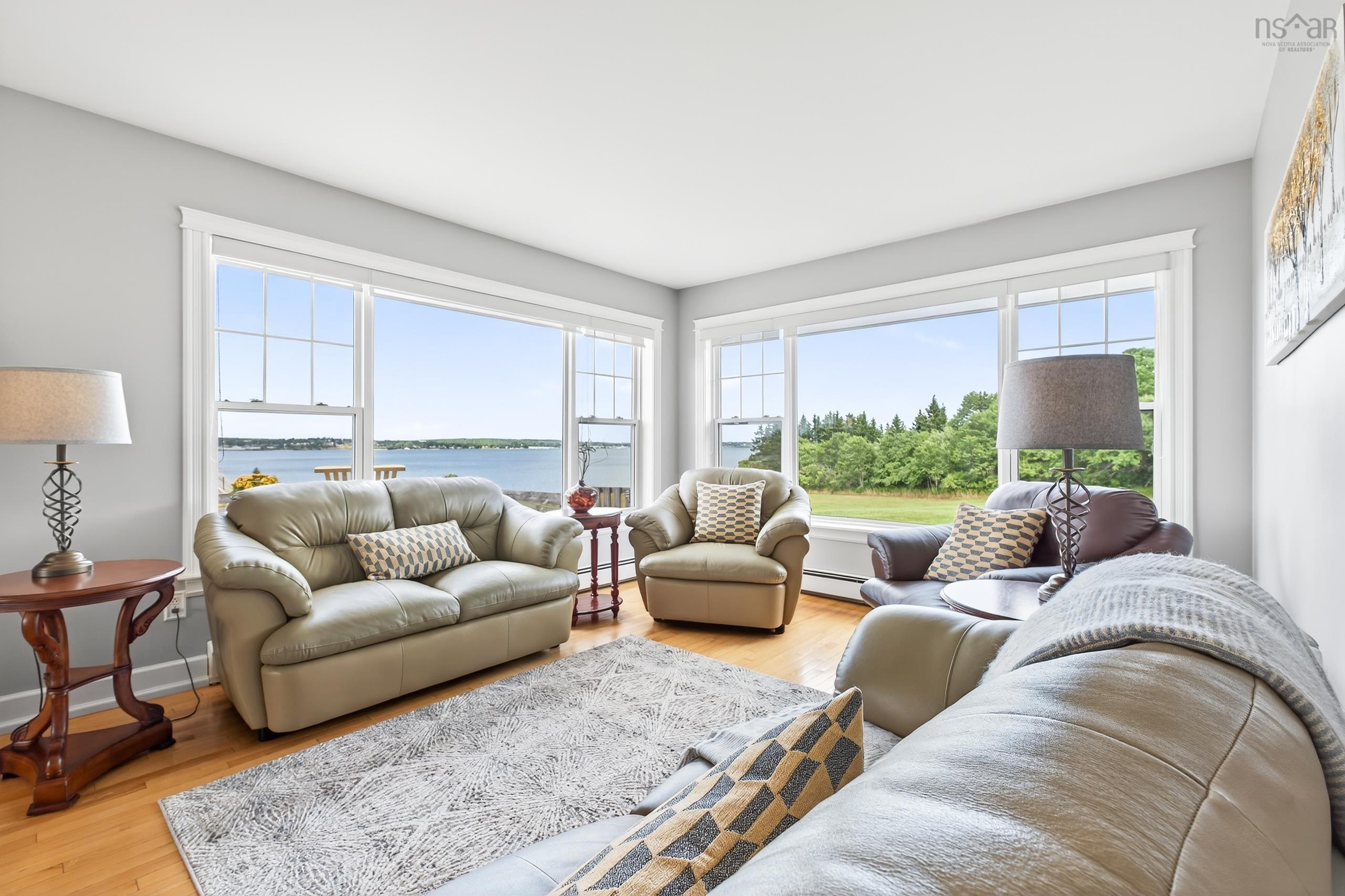 $749,900.00: 2140 POINT EDWARD HIGHWAY, Point Edward