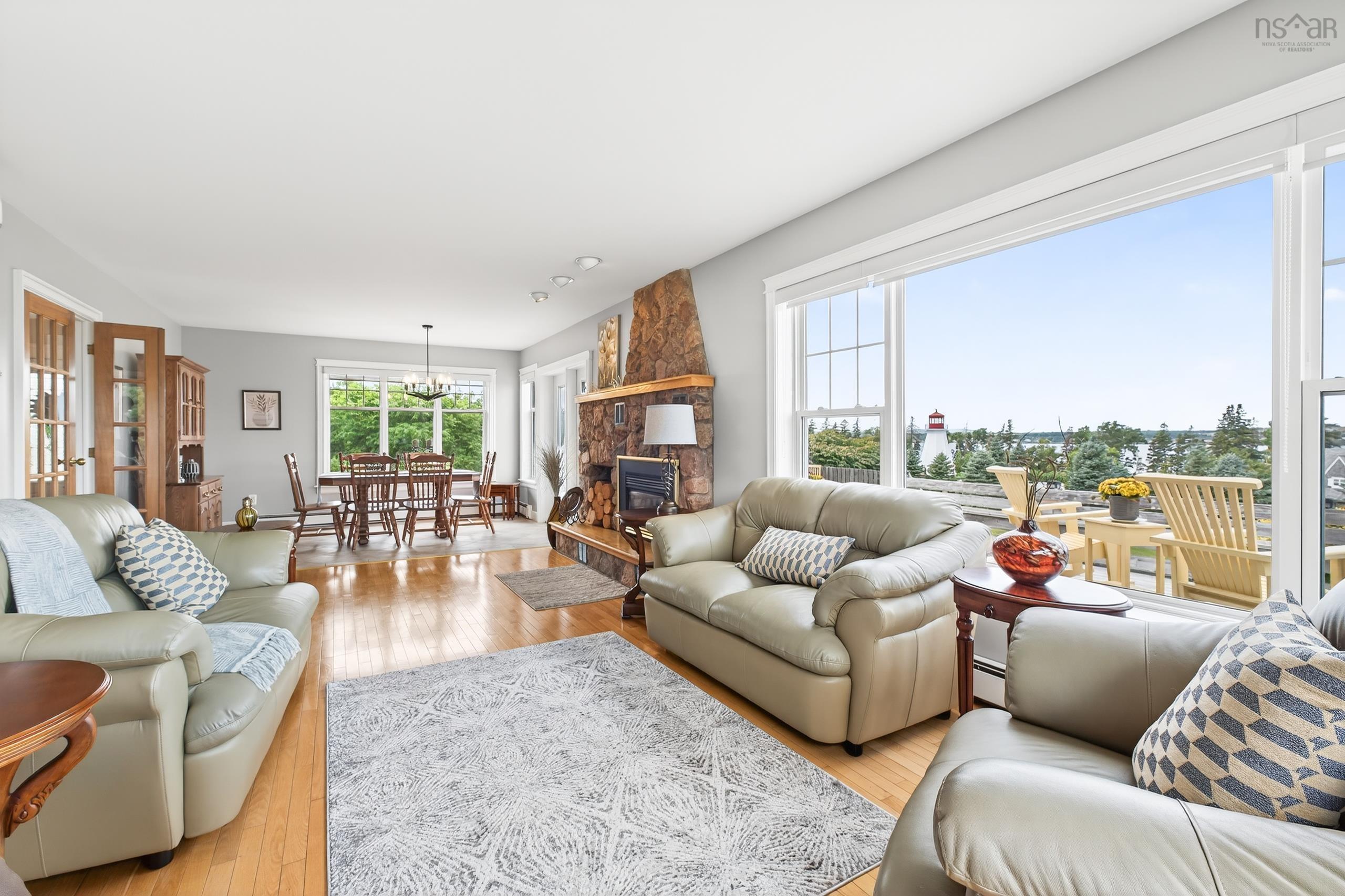 $749,900.00: 2140 POINT EDWARD HIGHWAY, Point Edward