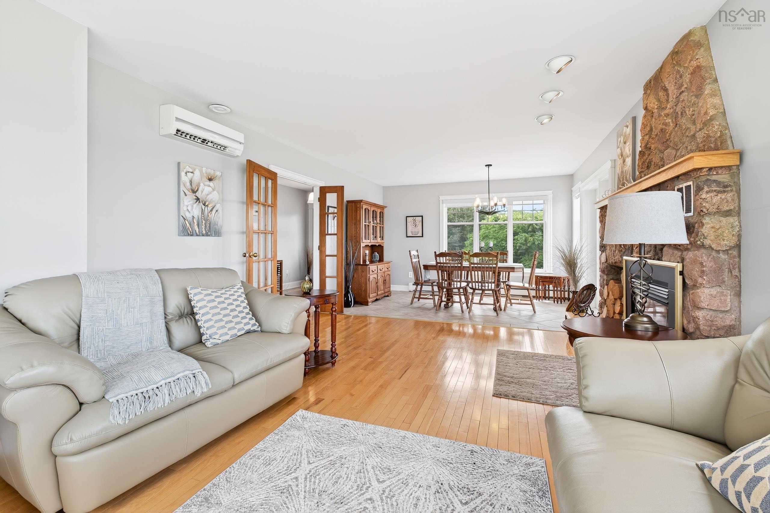 $749,900.00: 2140 POINT EDWARD HIGHWAY, Point Edward