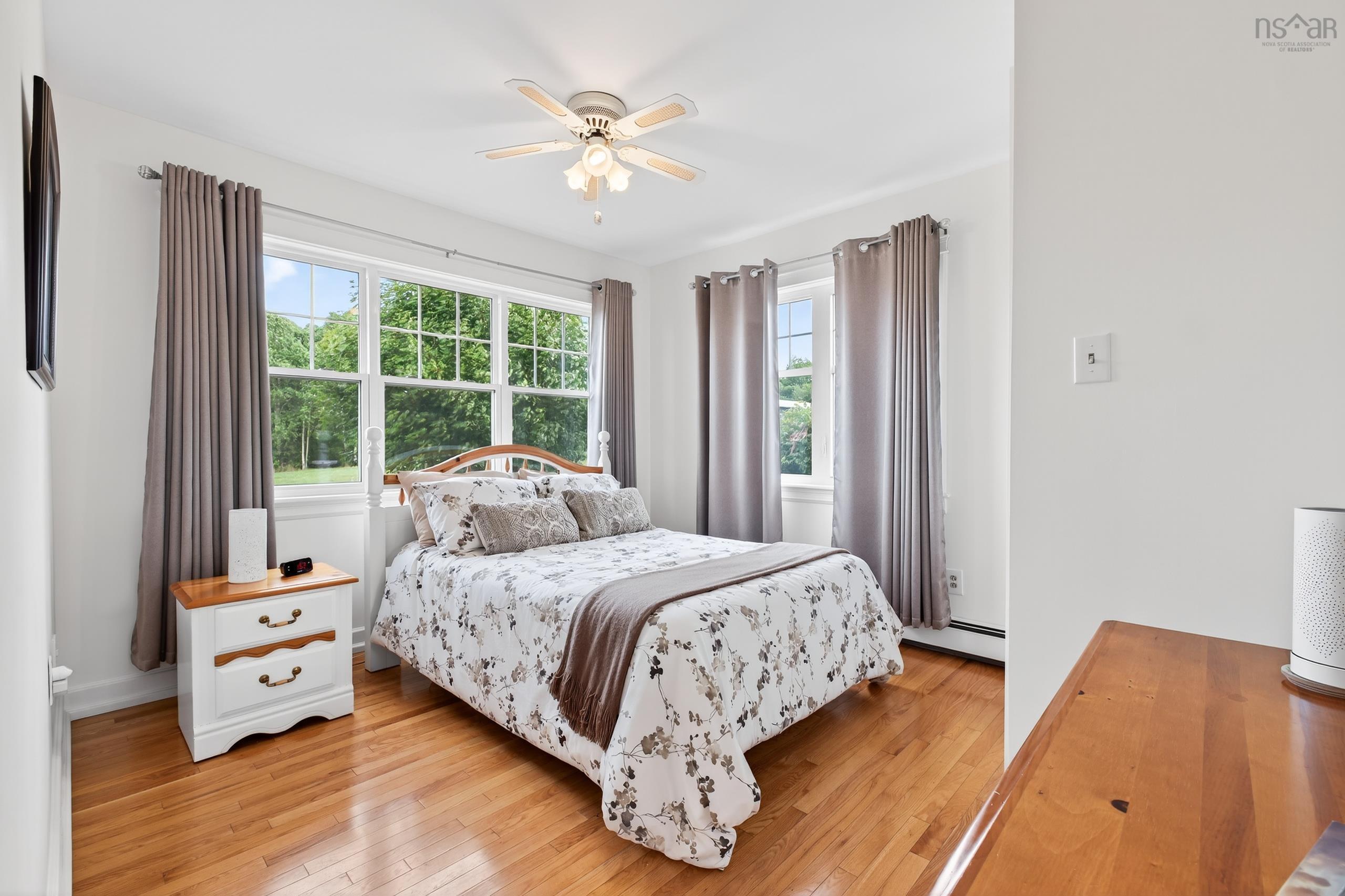 $749,900.00: 2140 POINT EDWARD HIGHWAY, Point Edward