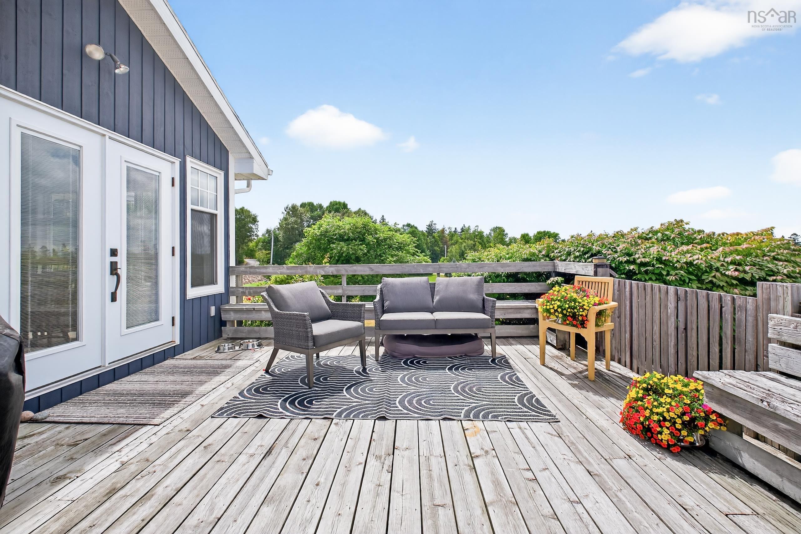 $749,900.00: 2140 POINT EDWARD HIGHWAY, Point Edward