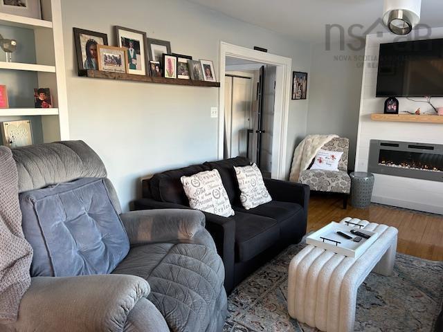 $425,000.00: 633 King Street, New Waterford