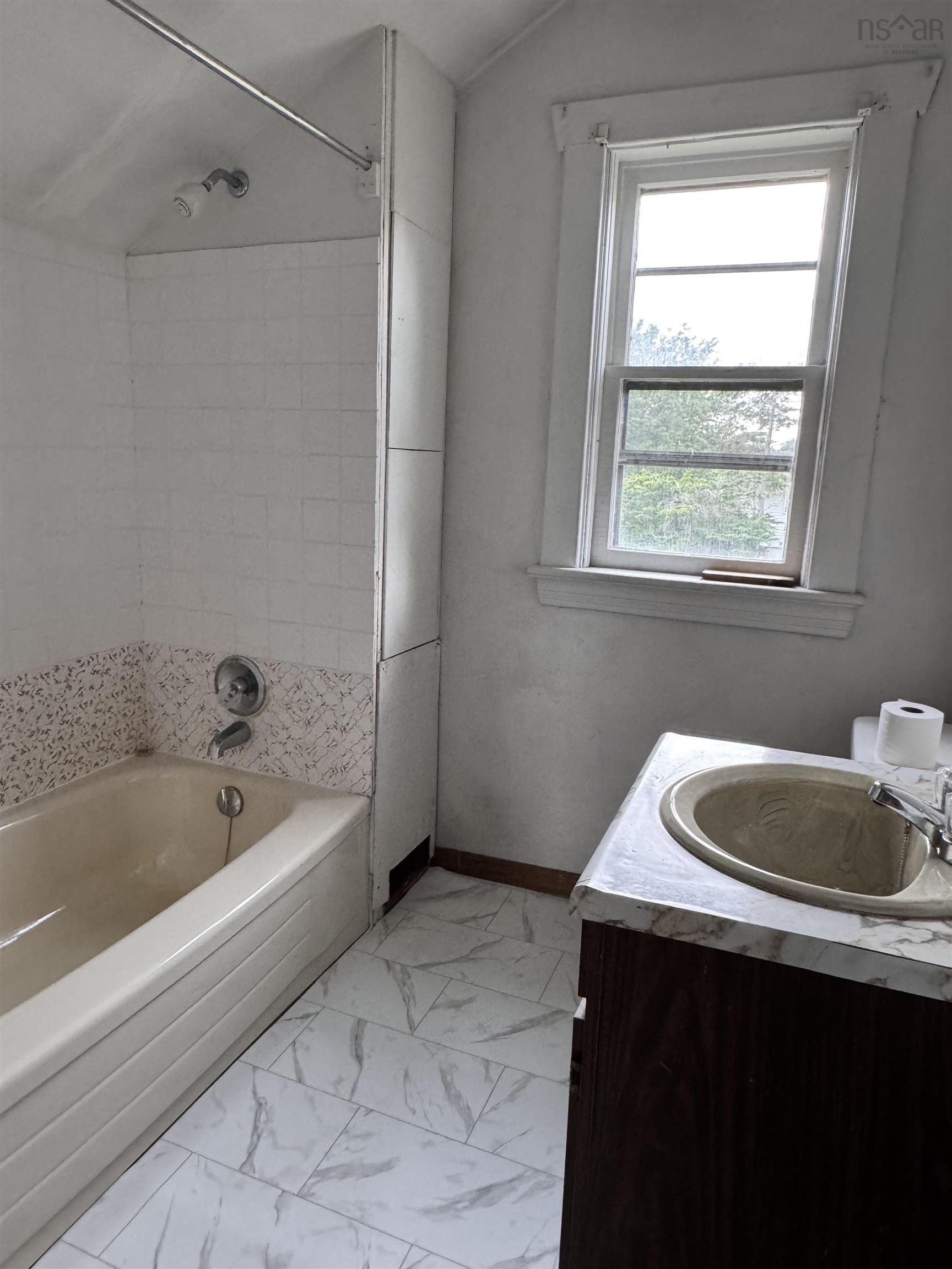 $180,000.00: 29 Rockdale Avenue, Glace Bay