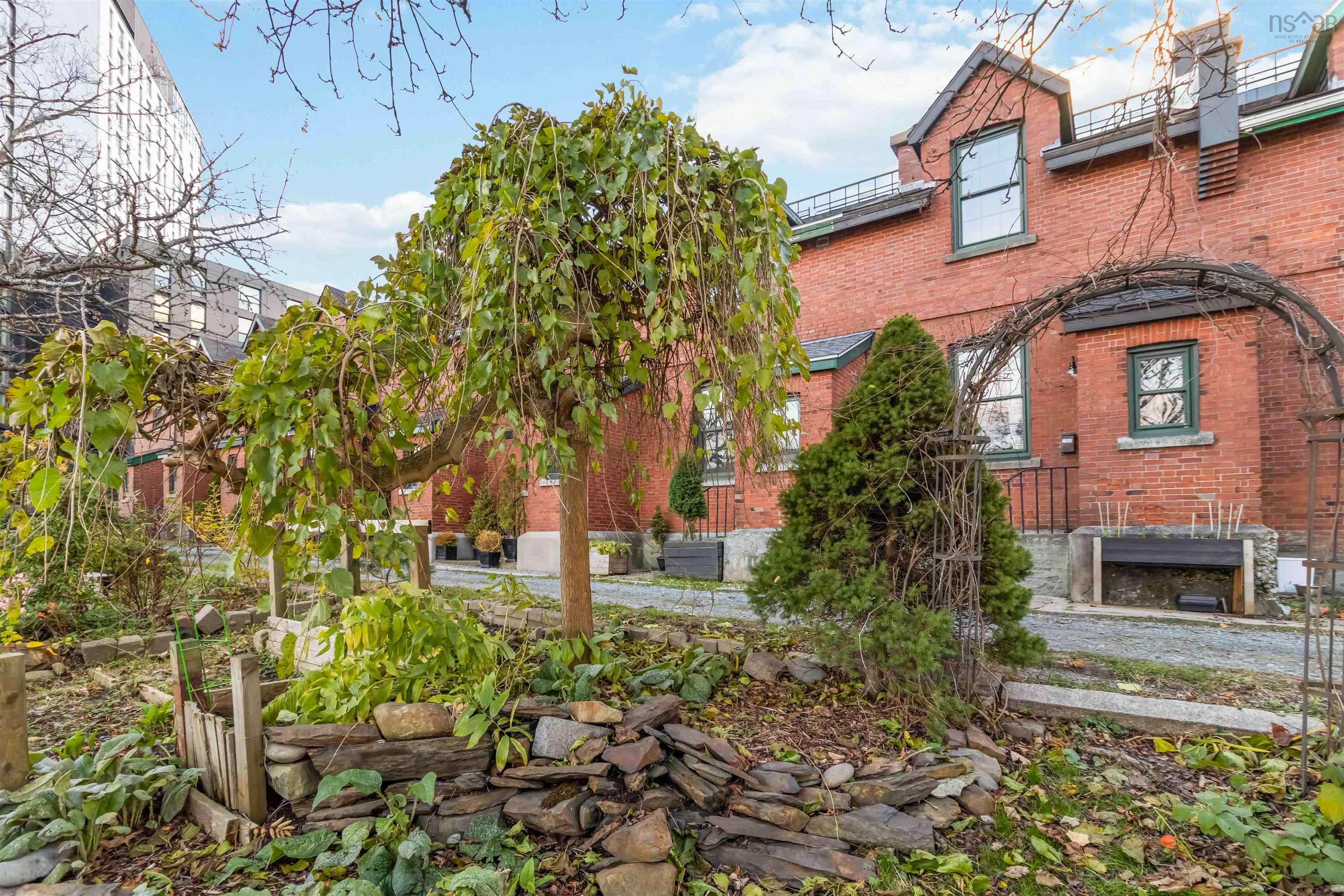 2060 Brunswick Street, Halifax, NS (MLS 202528378)