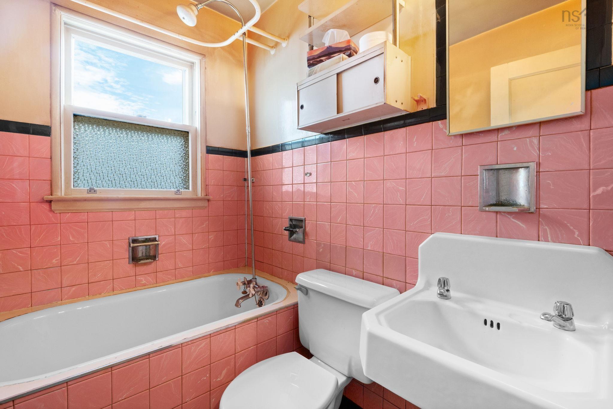 6 Ida Street, Halifax, NS (MLS 202528380)