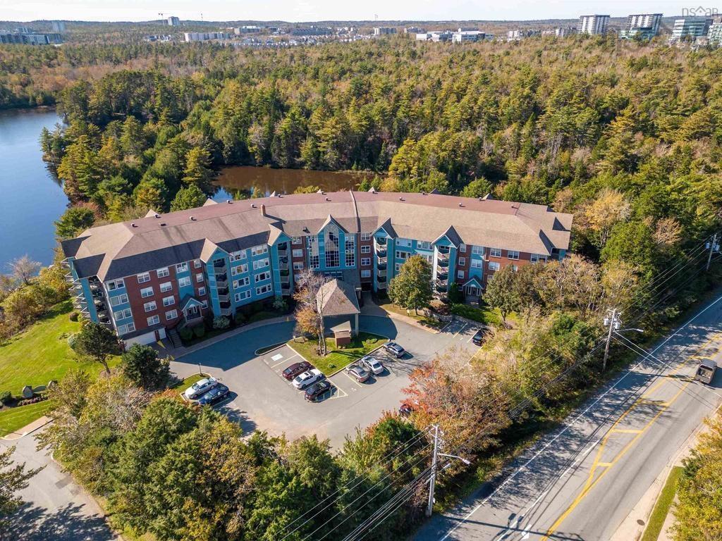 311 2 Lake Drive, Bedford, NS (MLS 202528396)