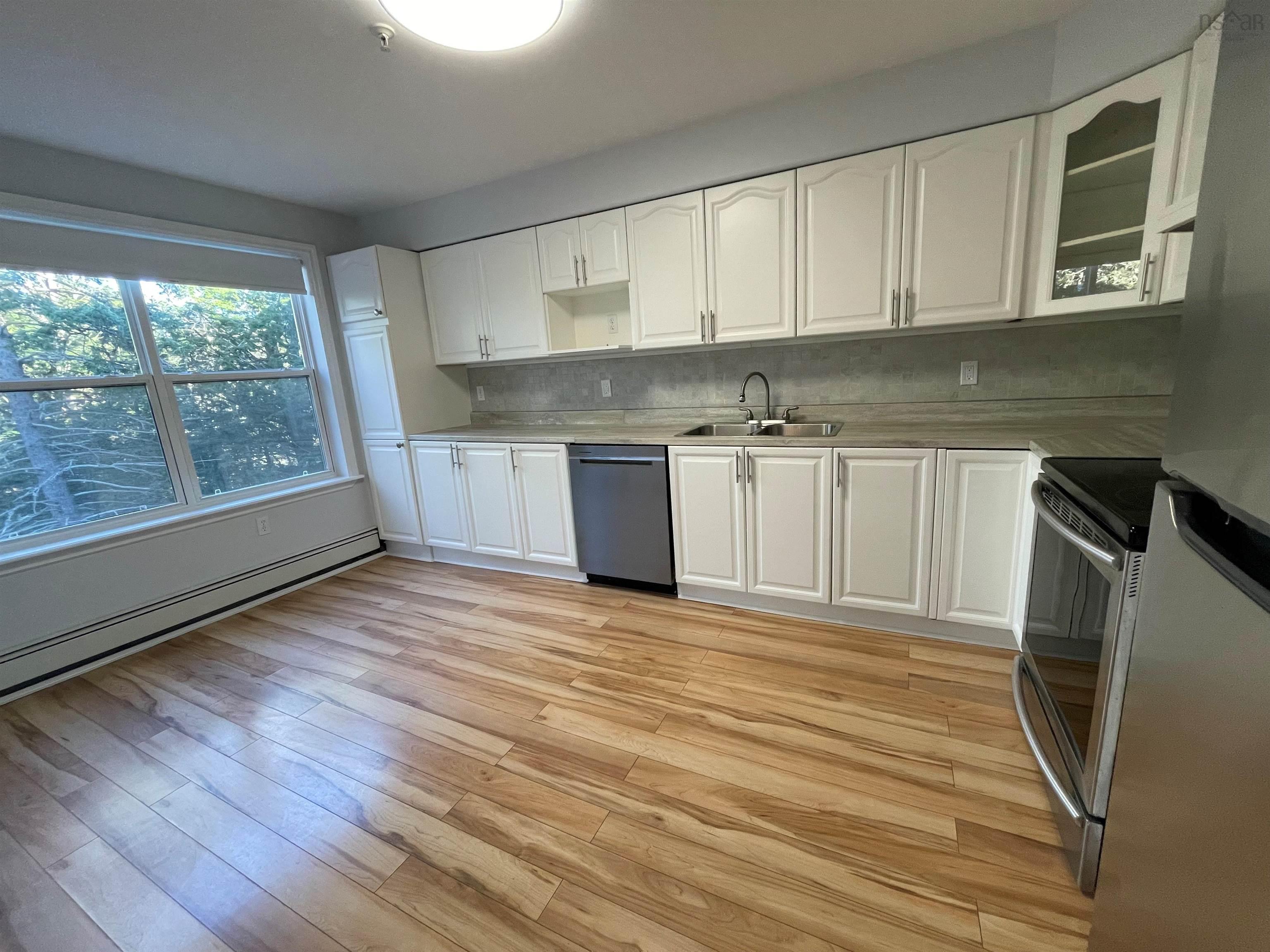 311 2 Lake Drive, Bedford, NS (MLS 202528396)