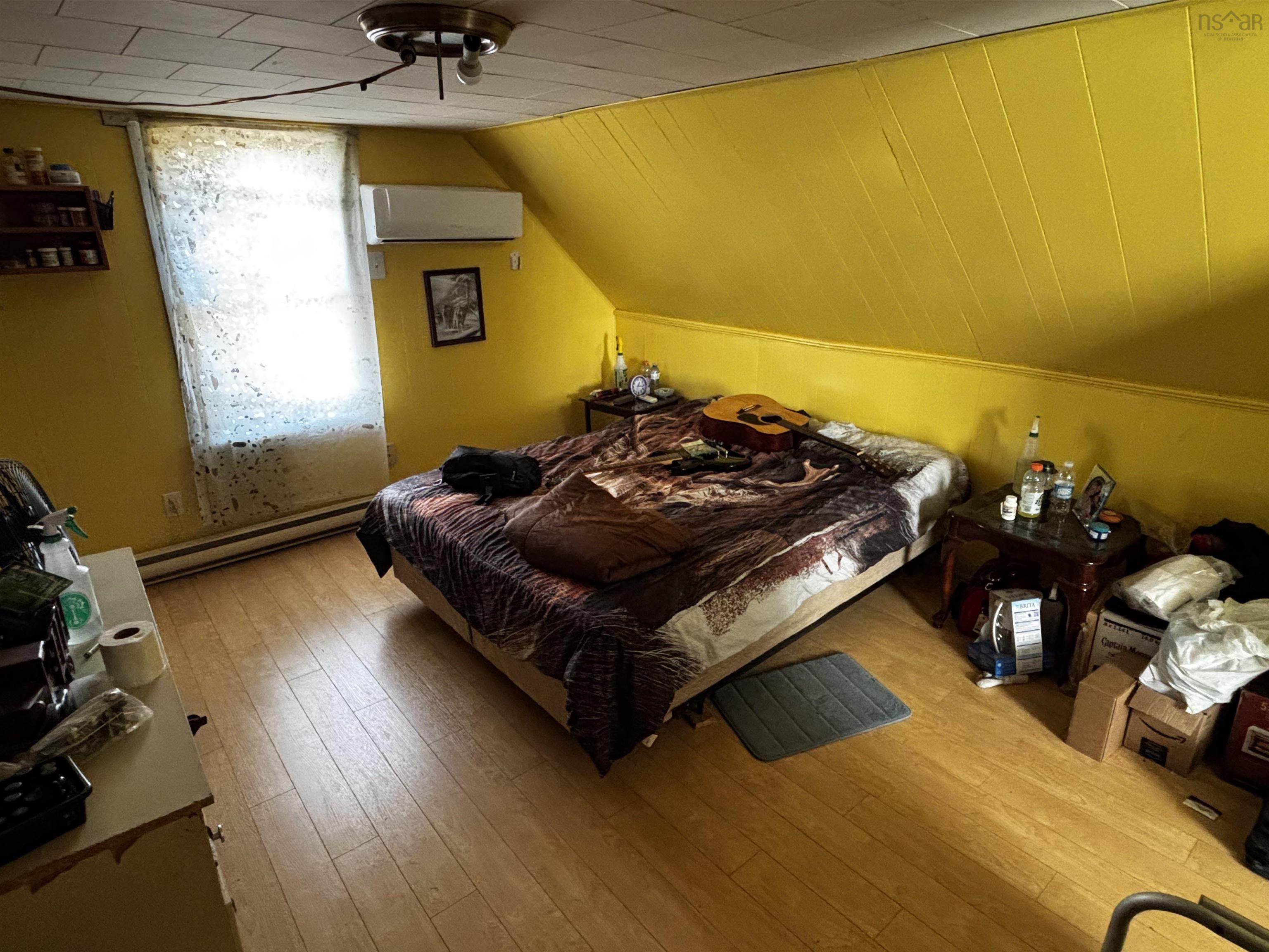 $160,000.00: 1171 North River Road, North River