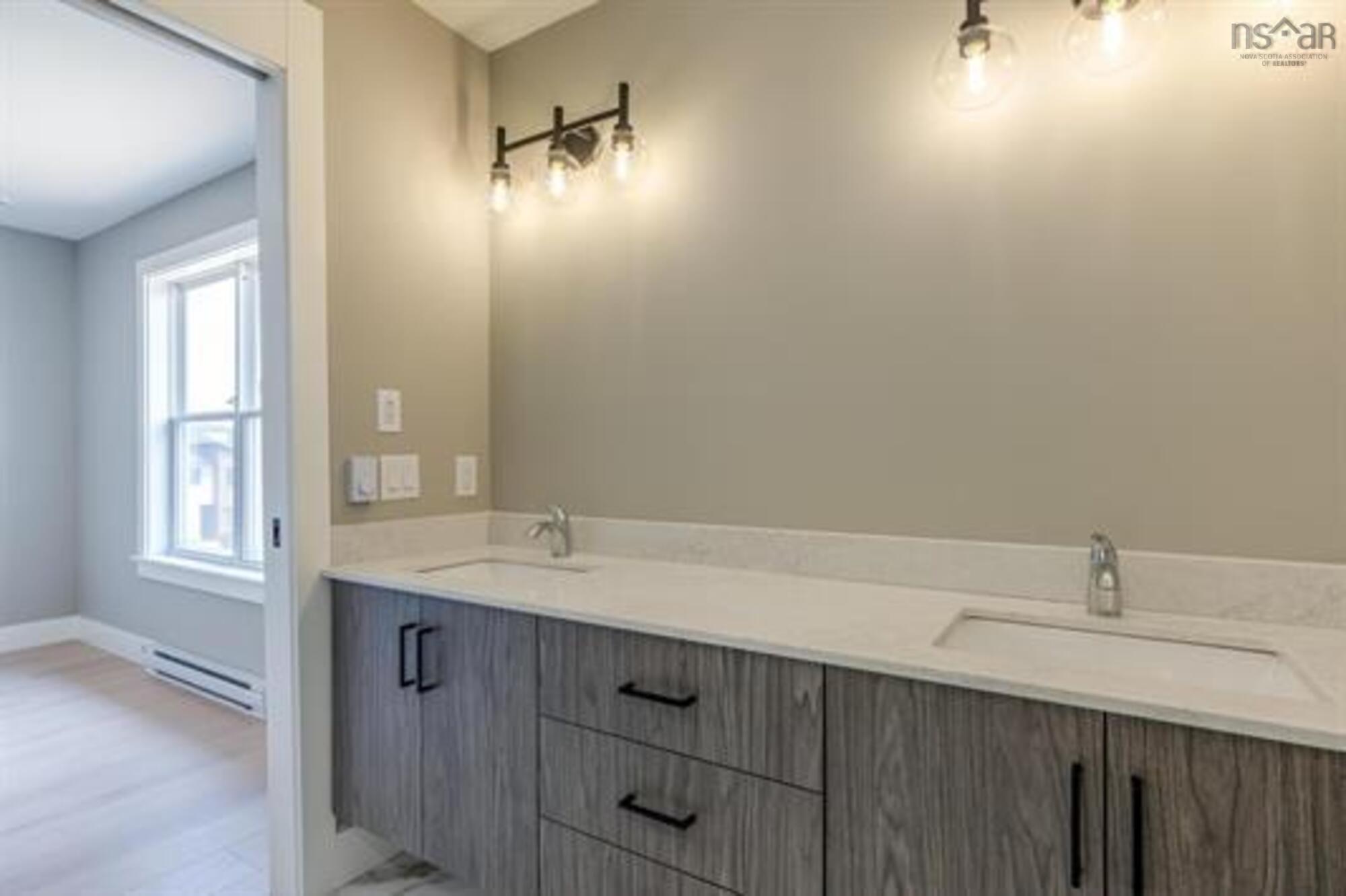 $699,900.00: 55B Honeygold Drive, Halifax