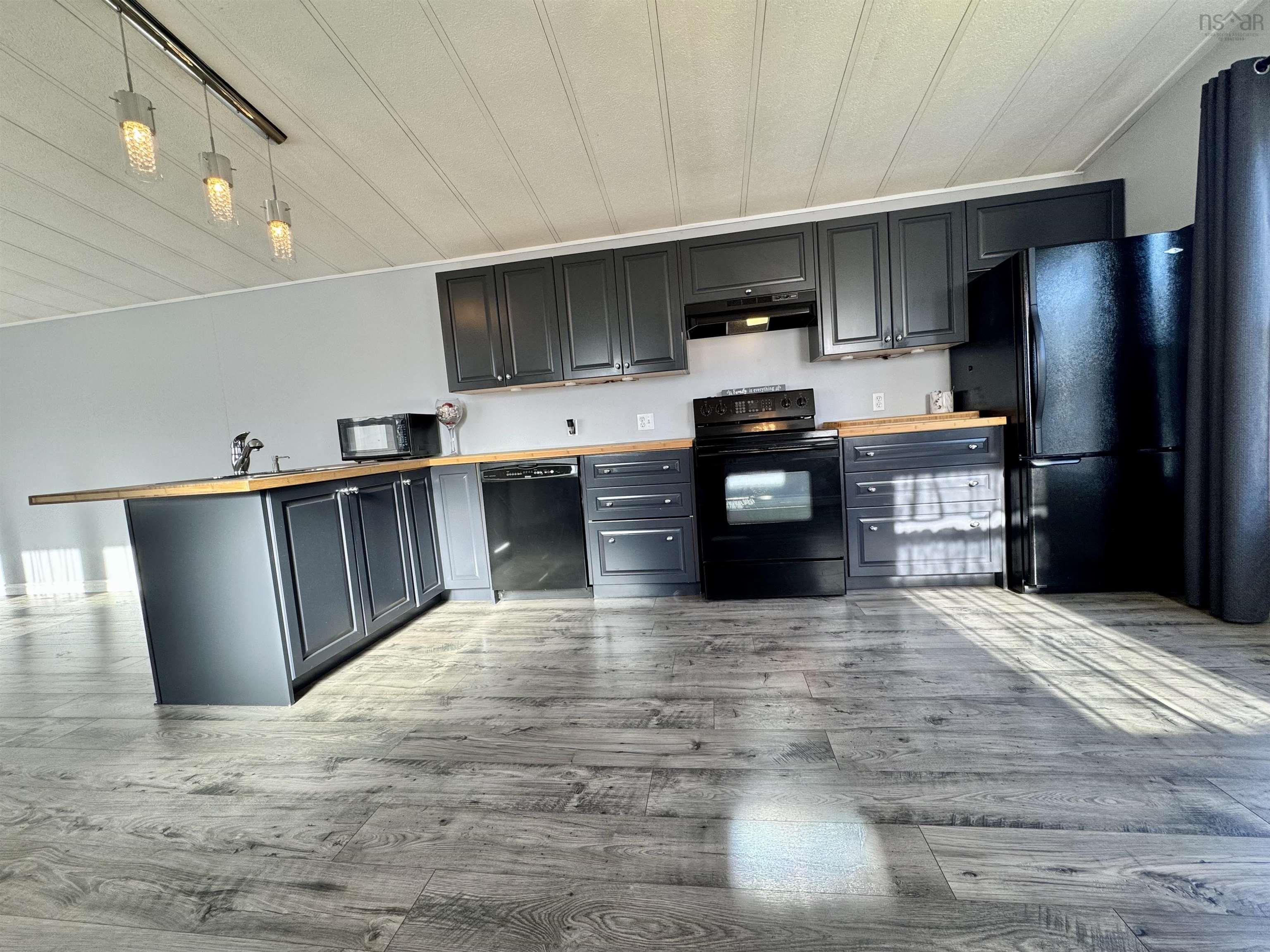 1535 Woodbine Drive, Beaver Bank, NS (MLS 202528420)