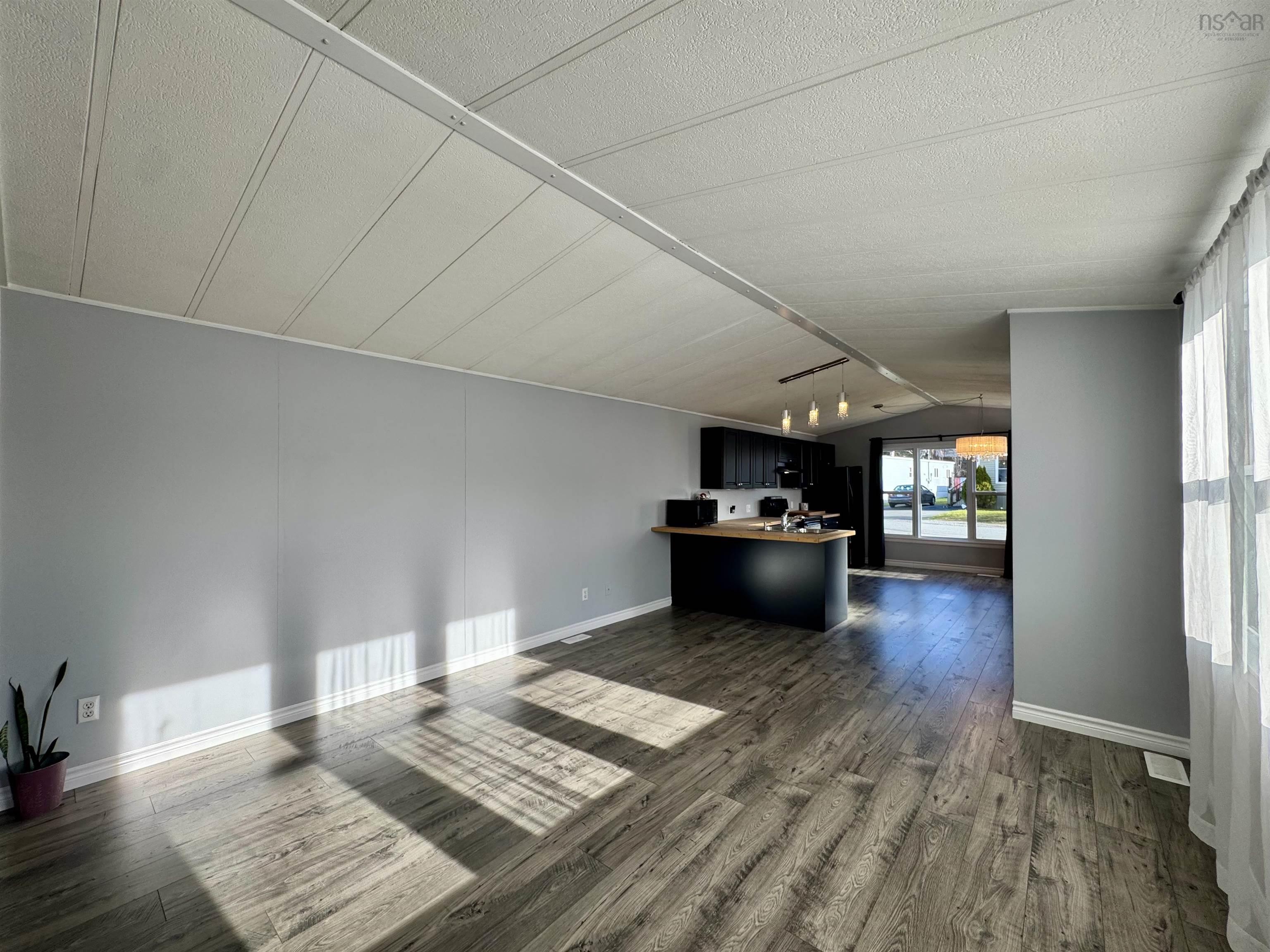 1535 Woodbine Drive, Beaver Bank, NS (MLS 202528420)