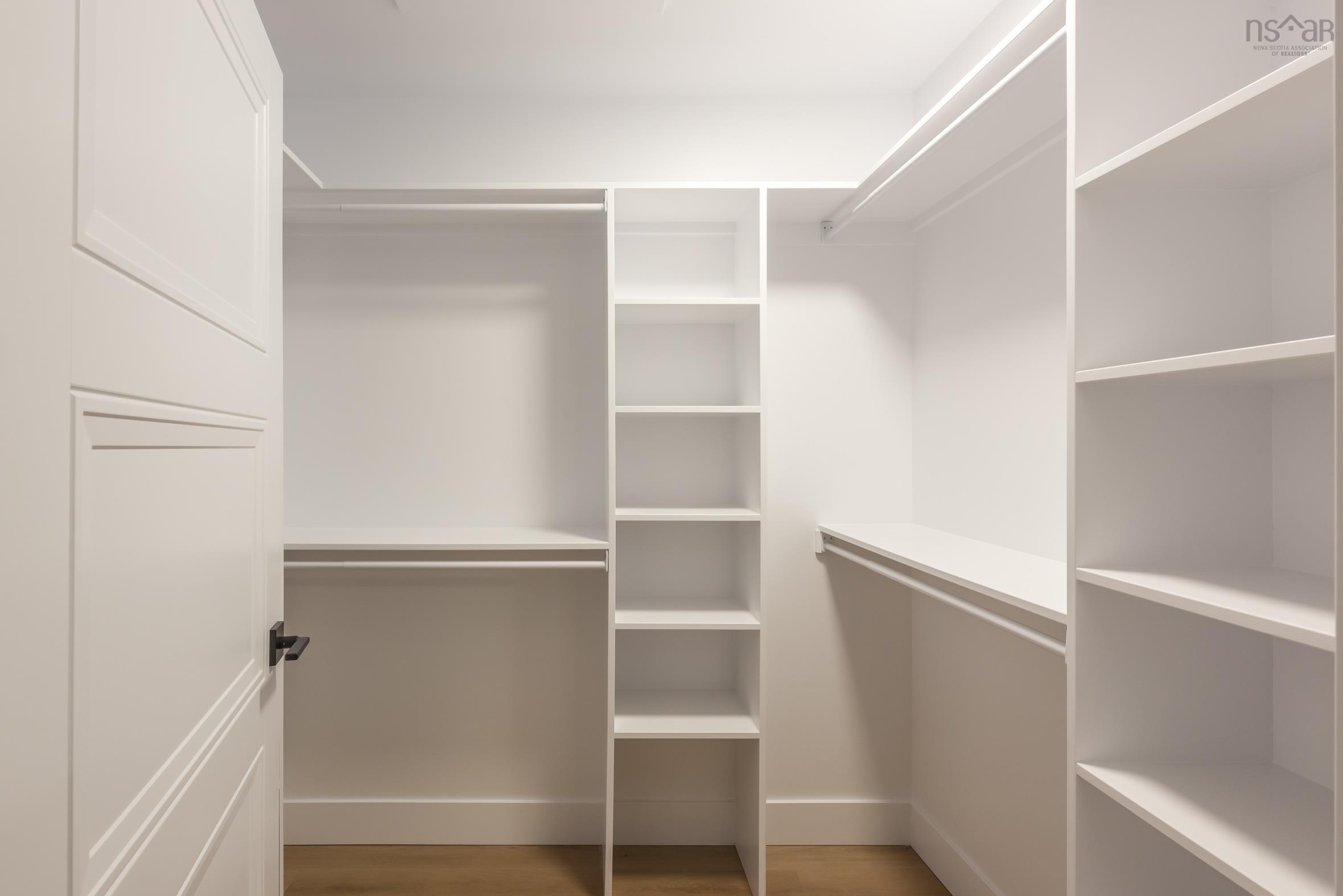 $949,900.00: 24 Indian Point Road, Prospect Village