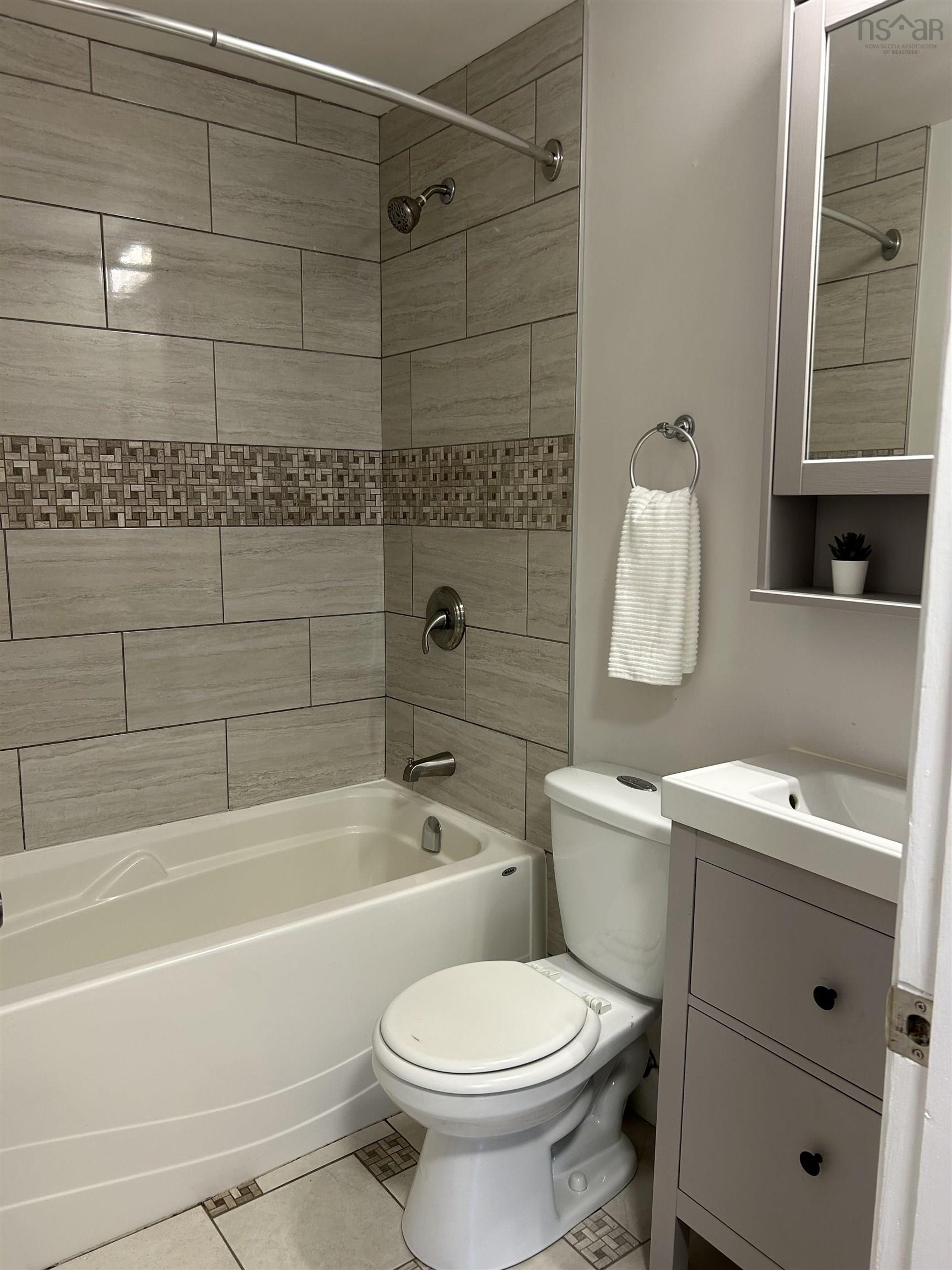 12a Brock Street, Dartmouth, NS (MLS 202528433)