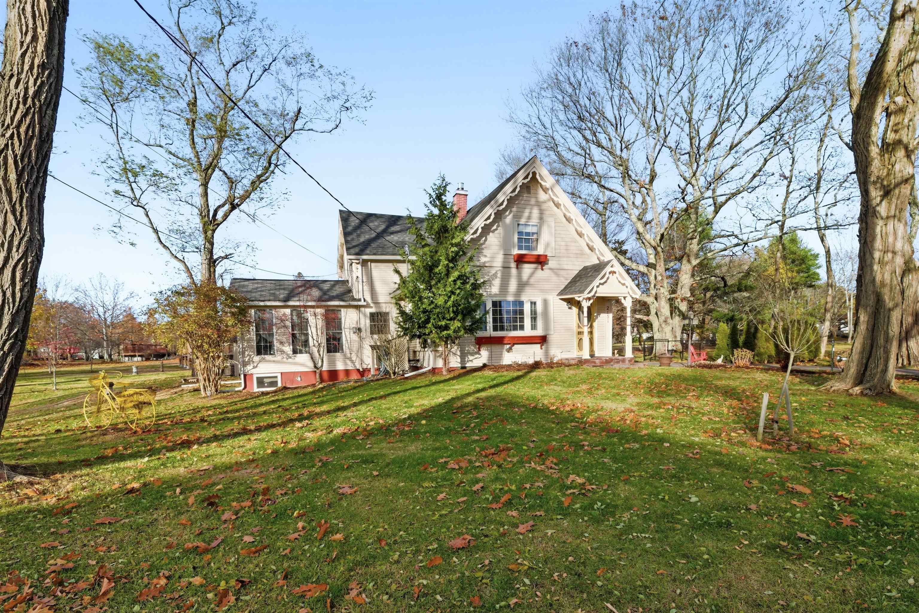 $725,900.00: 2151 1 Highway, Auburn